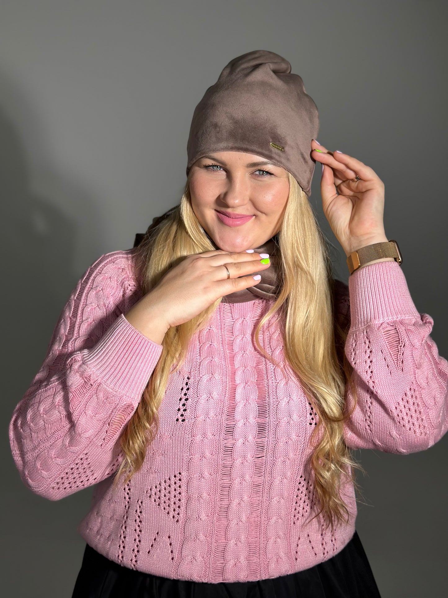 Kakavinė veliūro kepurė