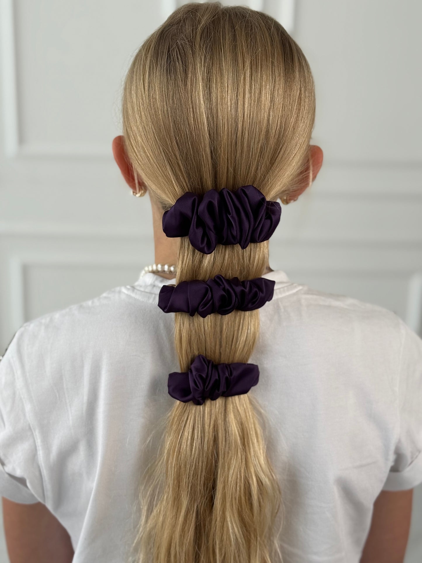 Baklažano natūralaus šilko segtukas raukinukas