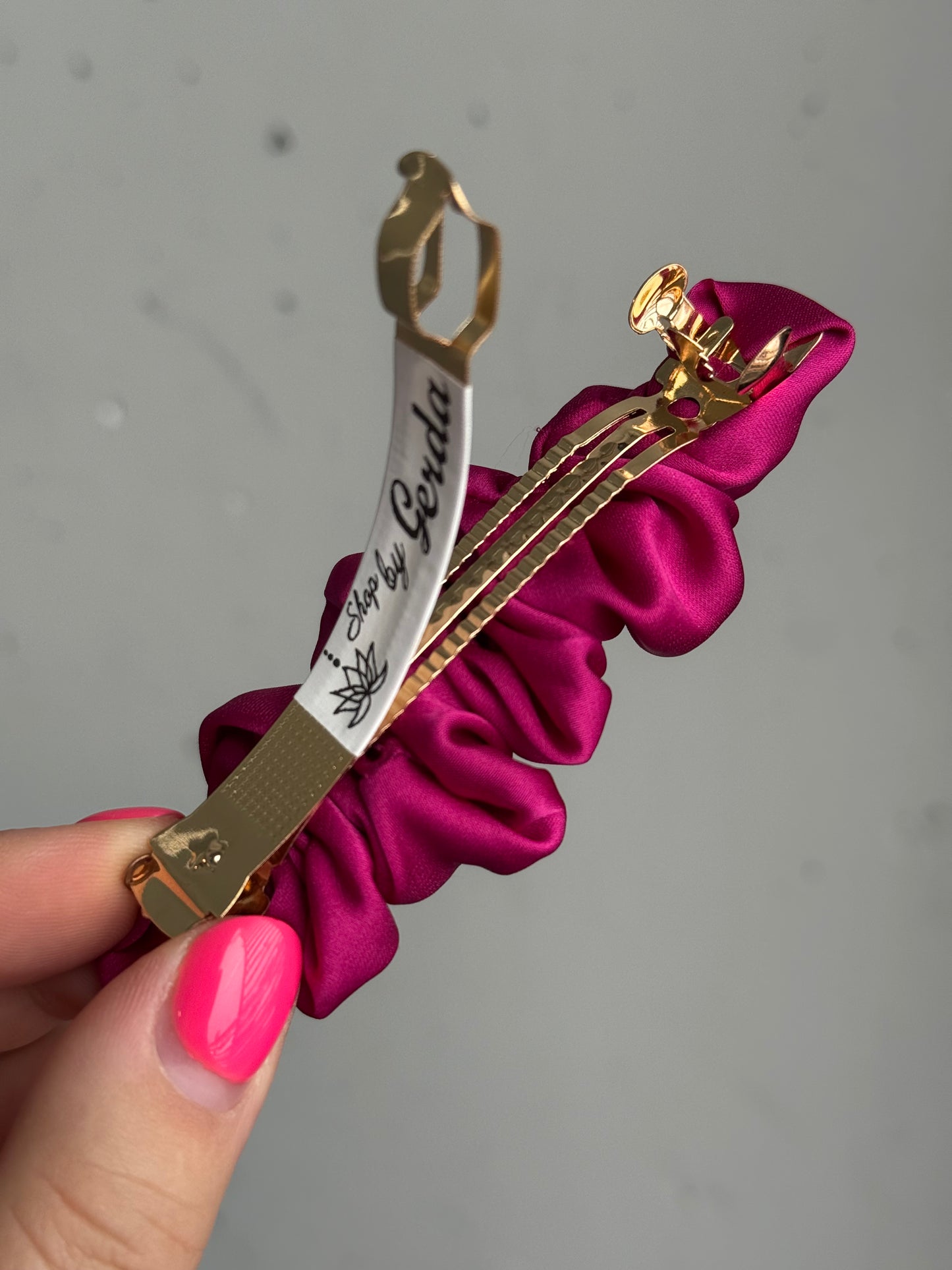 Karališkos fuksijos segtukas raukinukas