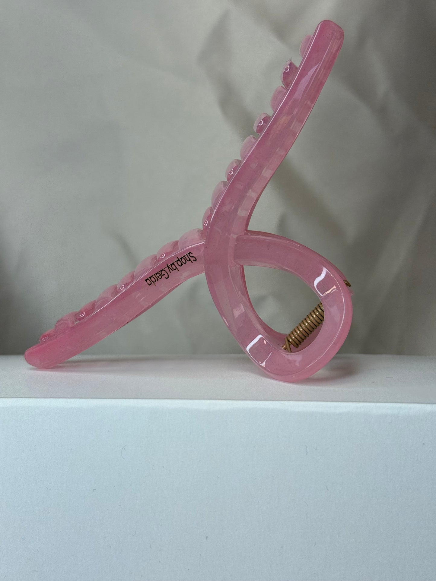 Skaidri rožinė kilpa 13cm