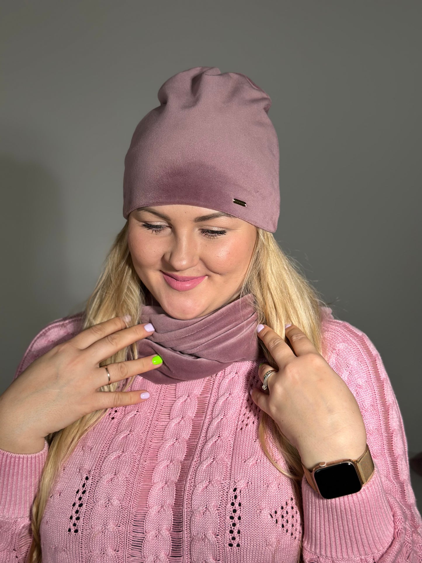 Pelenų rožinis veliūro šalikas