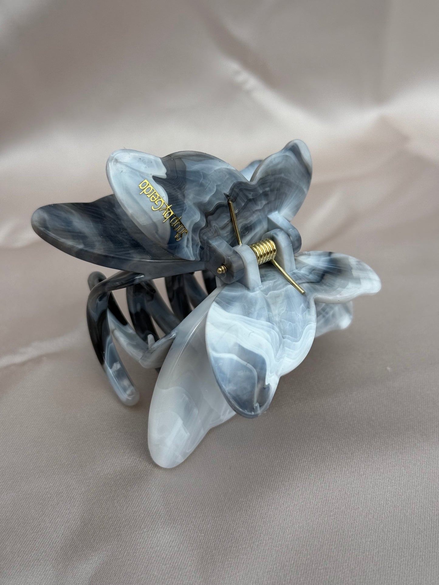 Pilkas drugelis kapkap