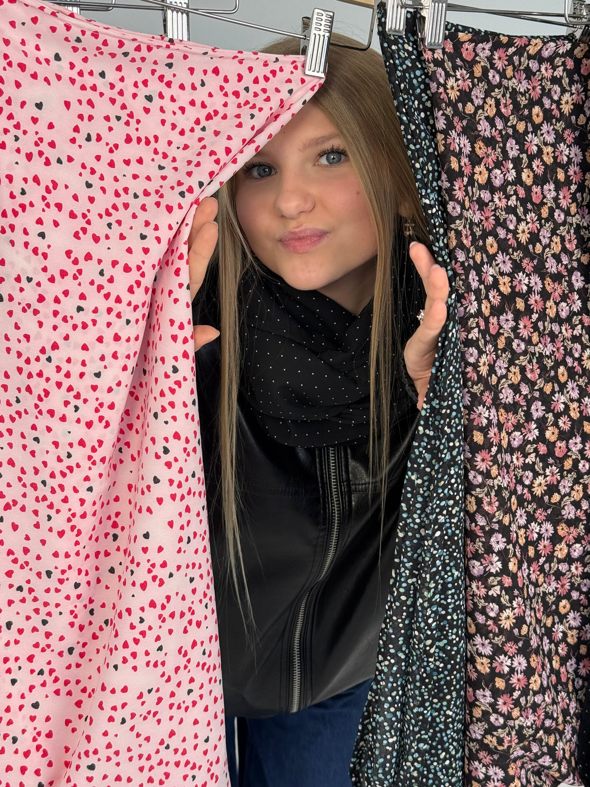 Visos skarelės ir šalikėliai