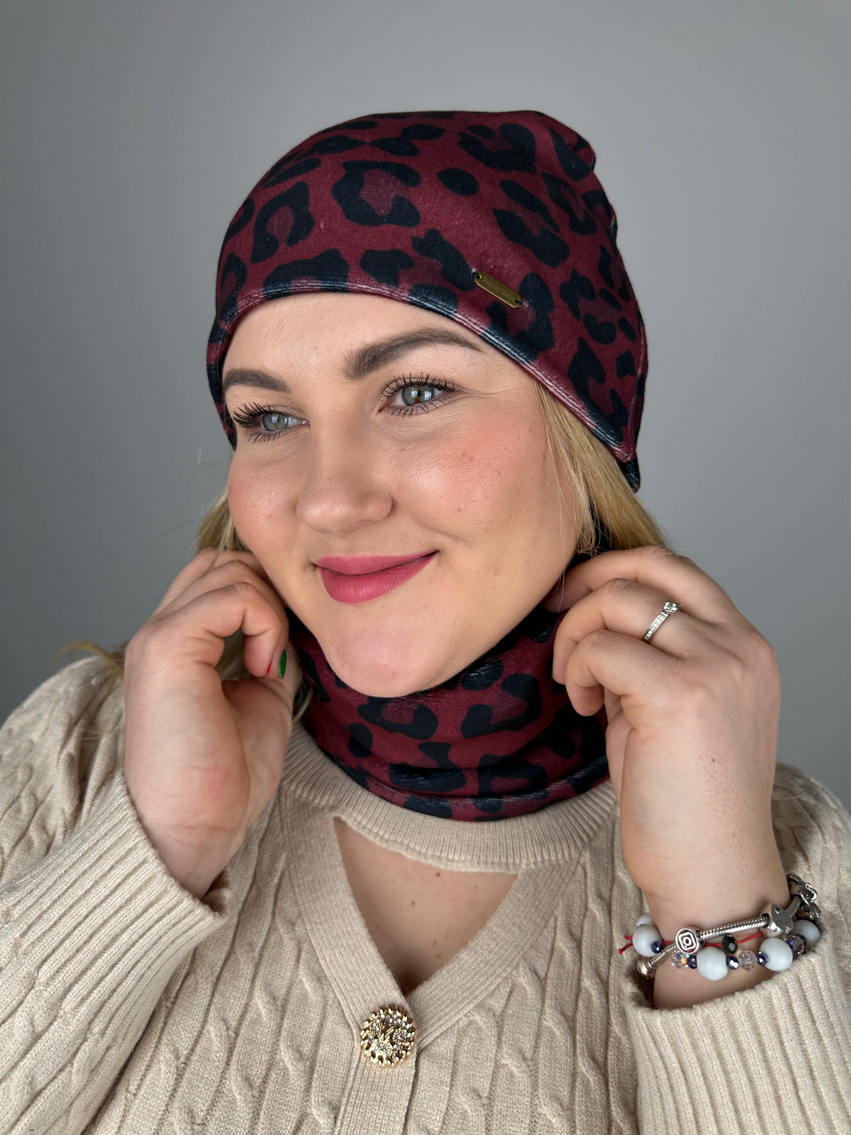 Bordo leopardo veliūro mova