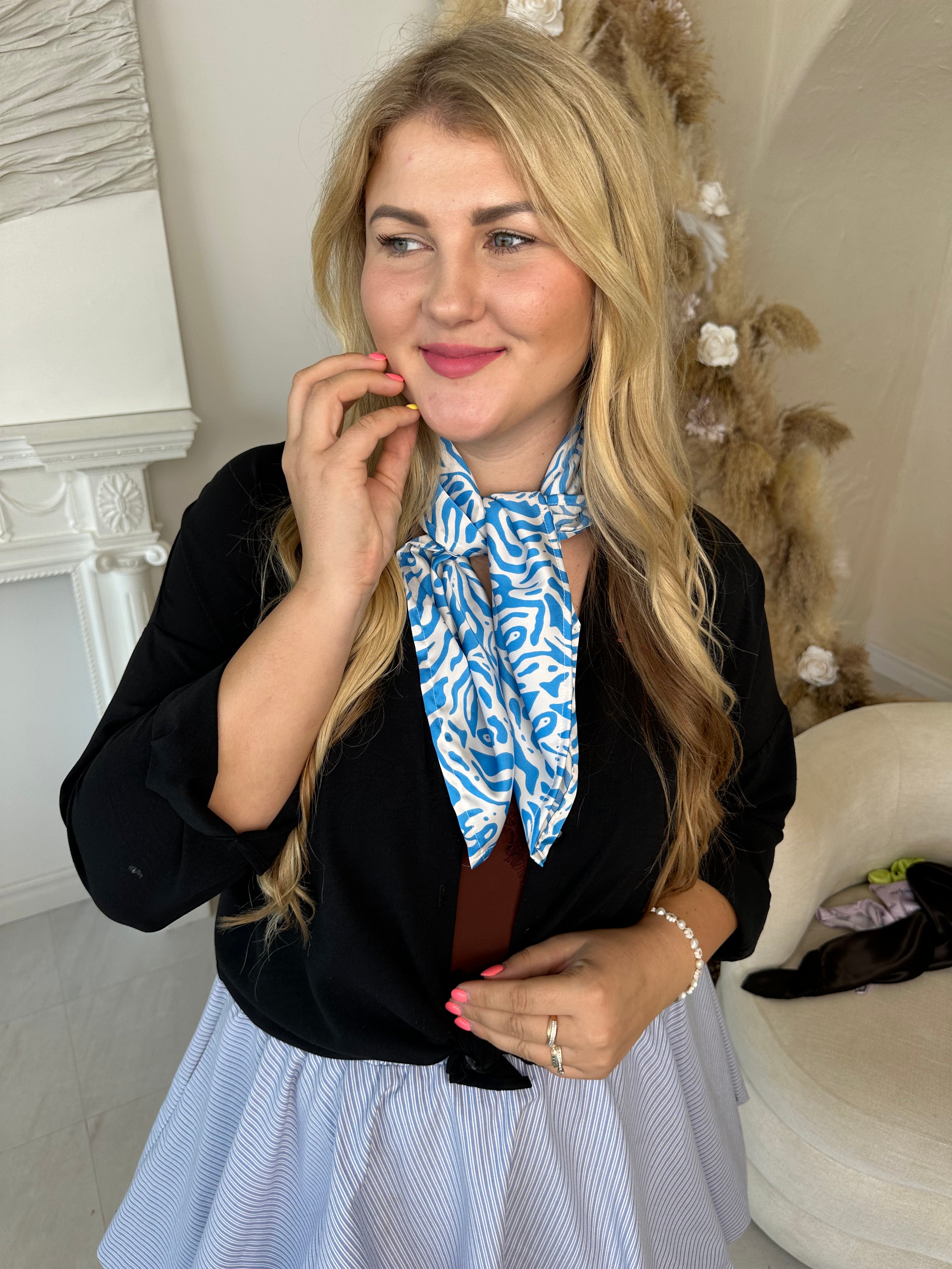 Zebriuko rašto mėlyna skarelė 🐅