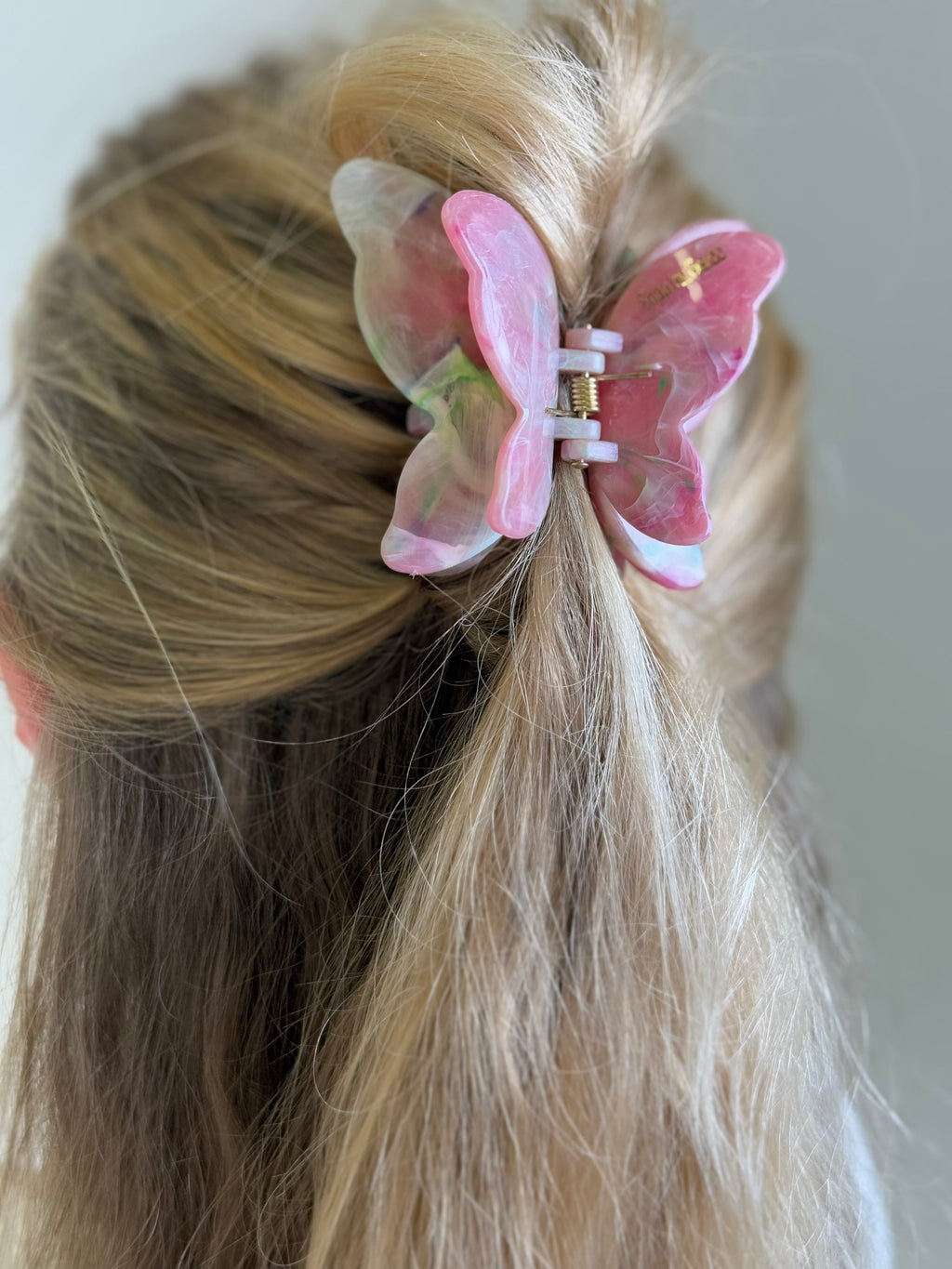 Rožinis drugelis kapkap