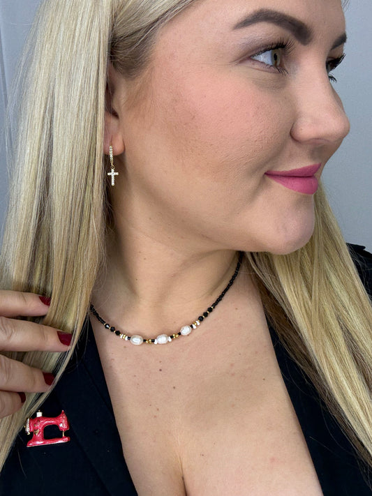 Juodas minimalistinis natūralių gėlavandenių perlų smulkus vėrinys