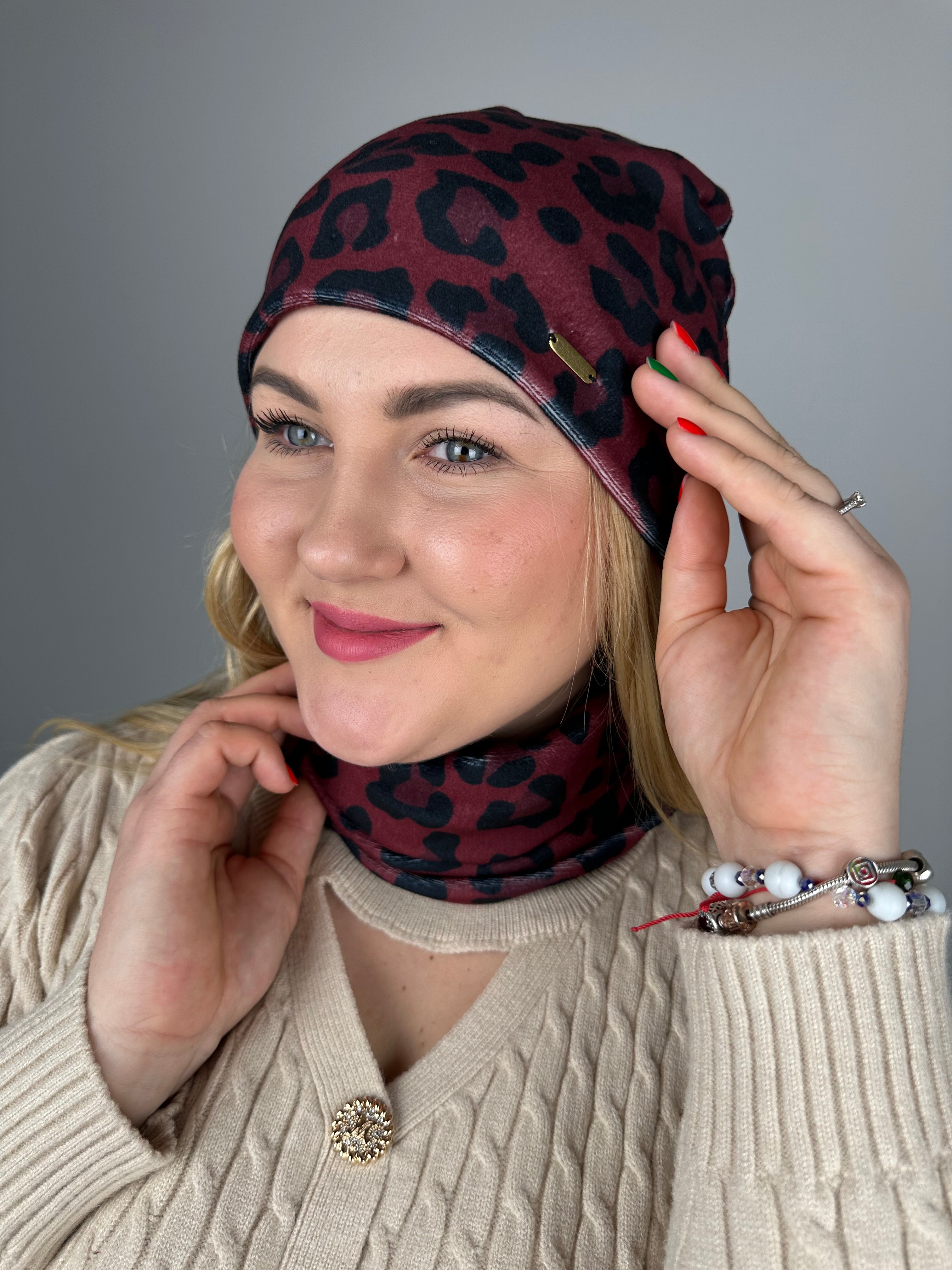 Bordo leopardo veliūro mova