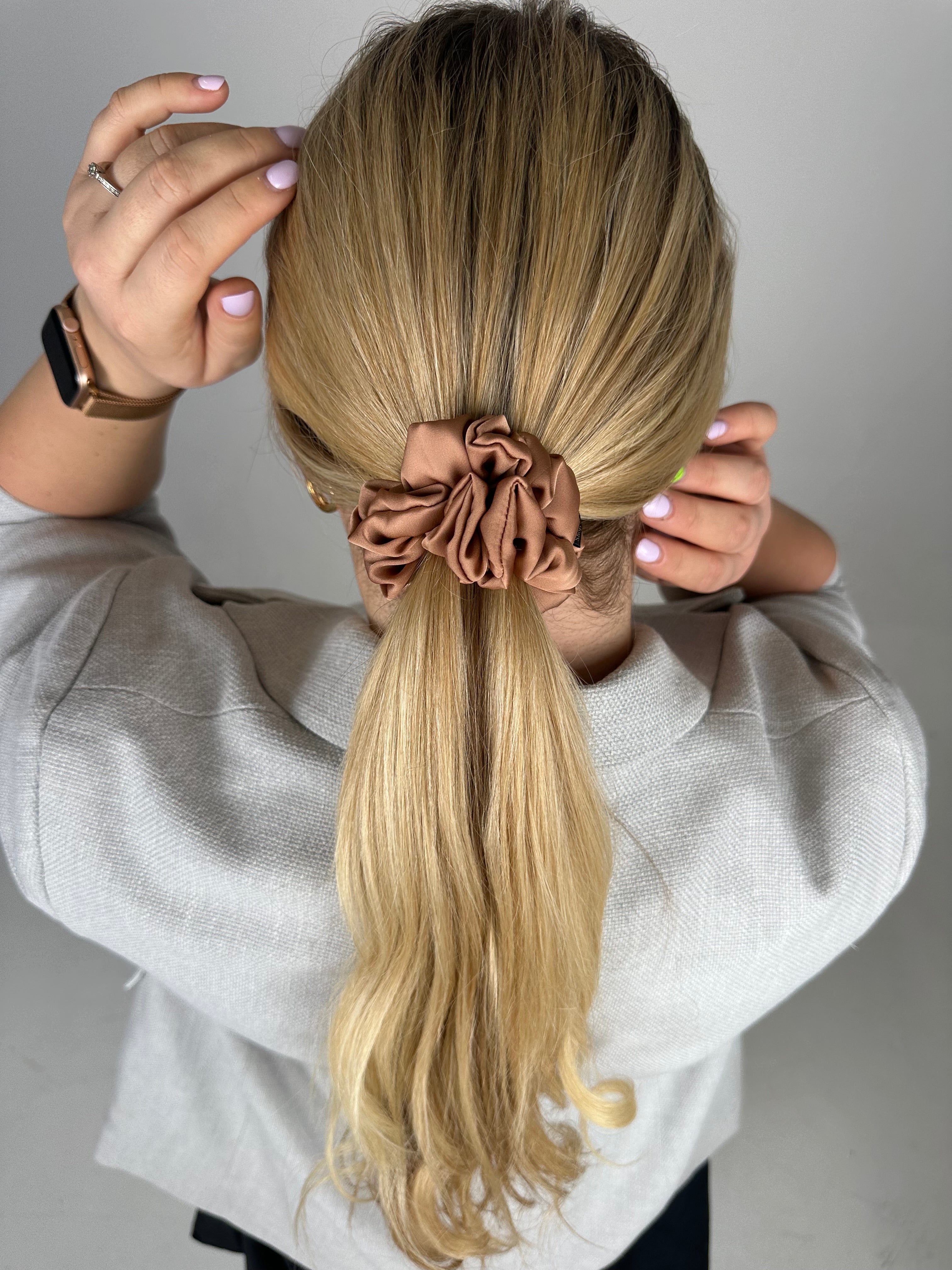 Armani šilko gumelė | BROWN