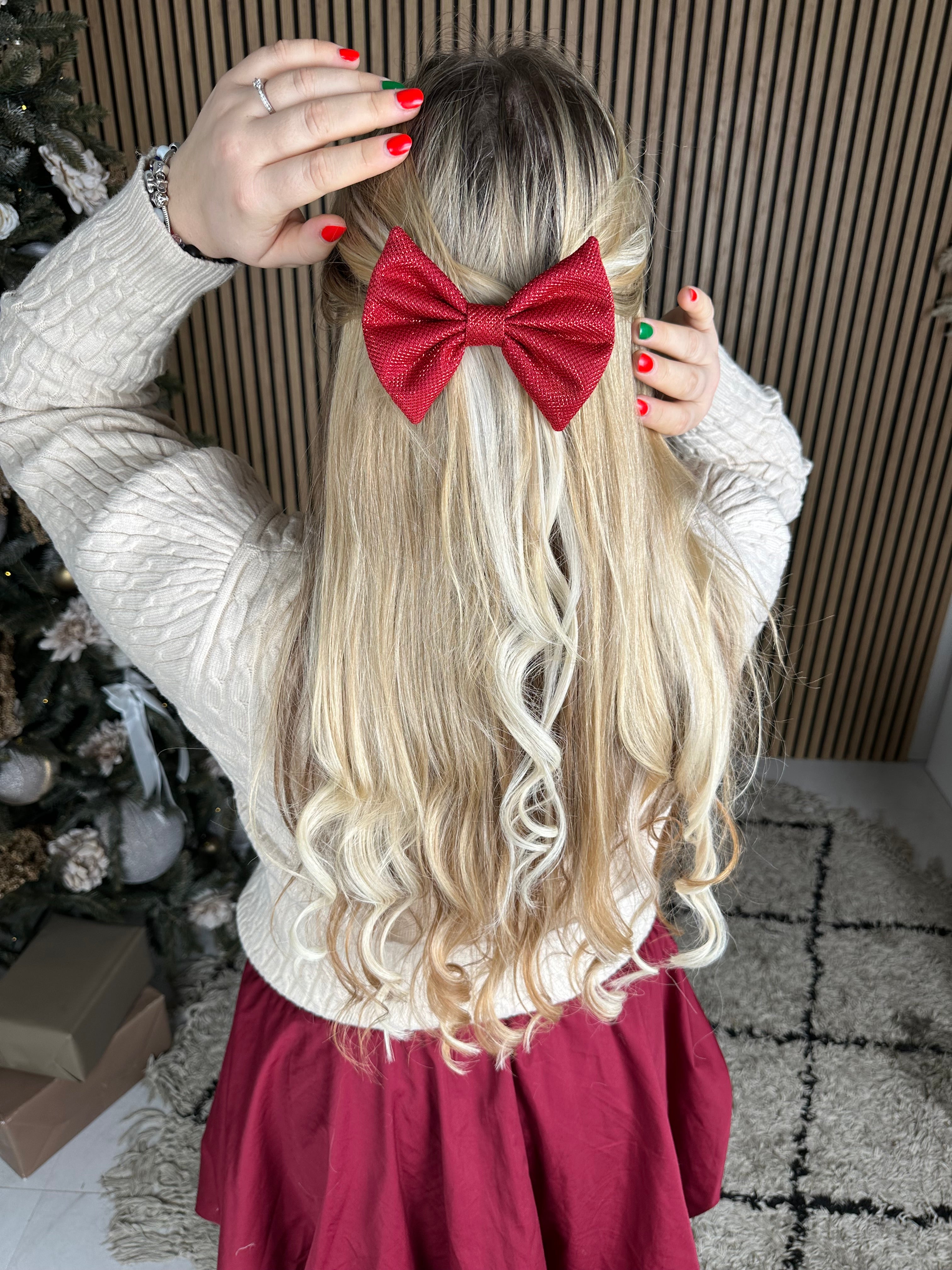 Raudonas žėrintis kaspinas ❤️