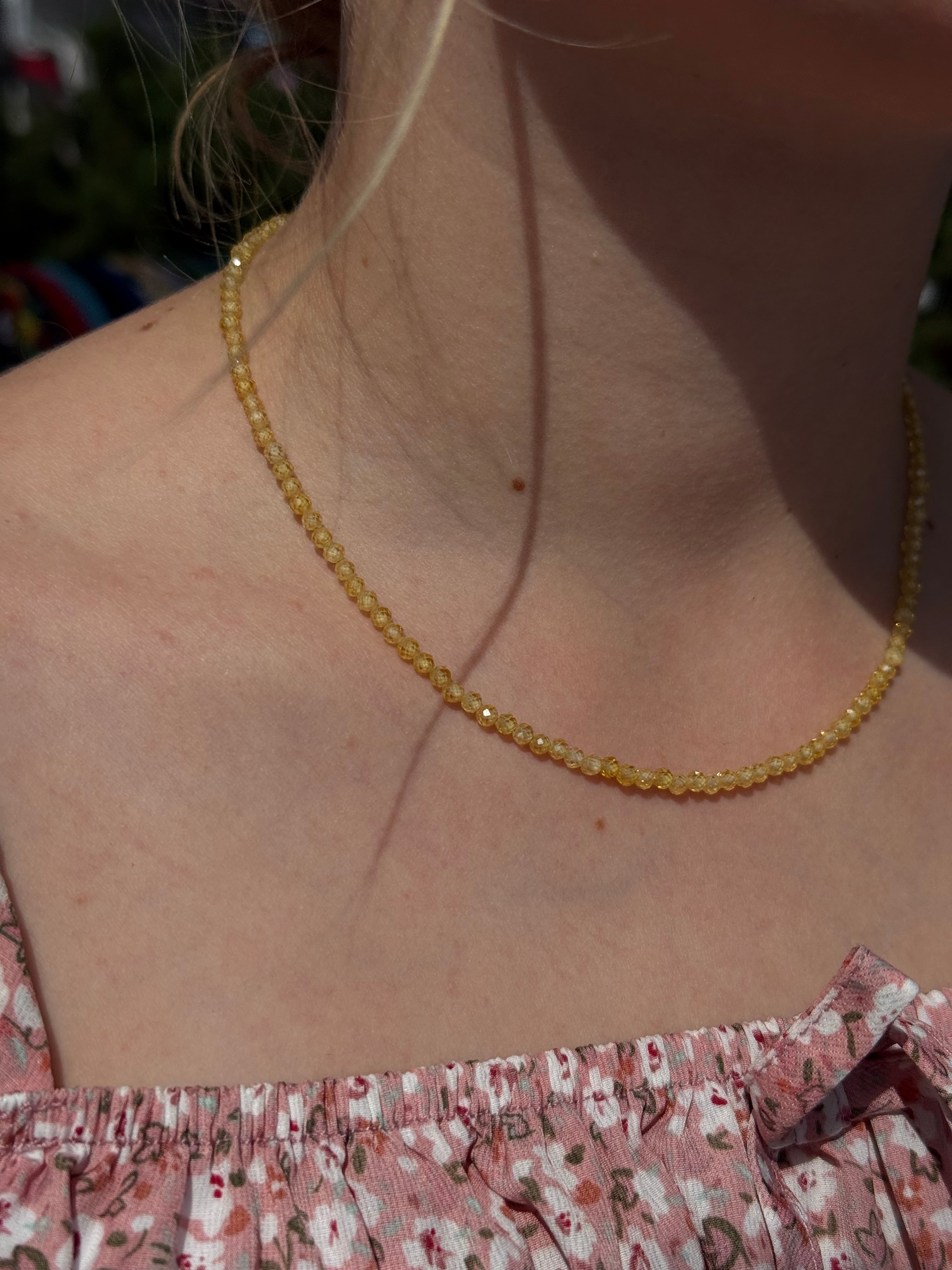 Geltonas cirkonių minimalistinis vėrinys 🔆