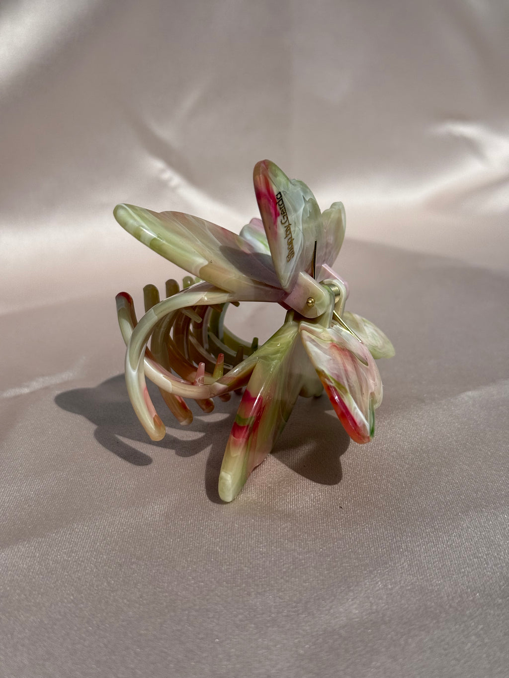 Rožinis drugelis kapkap