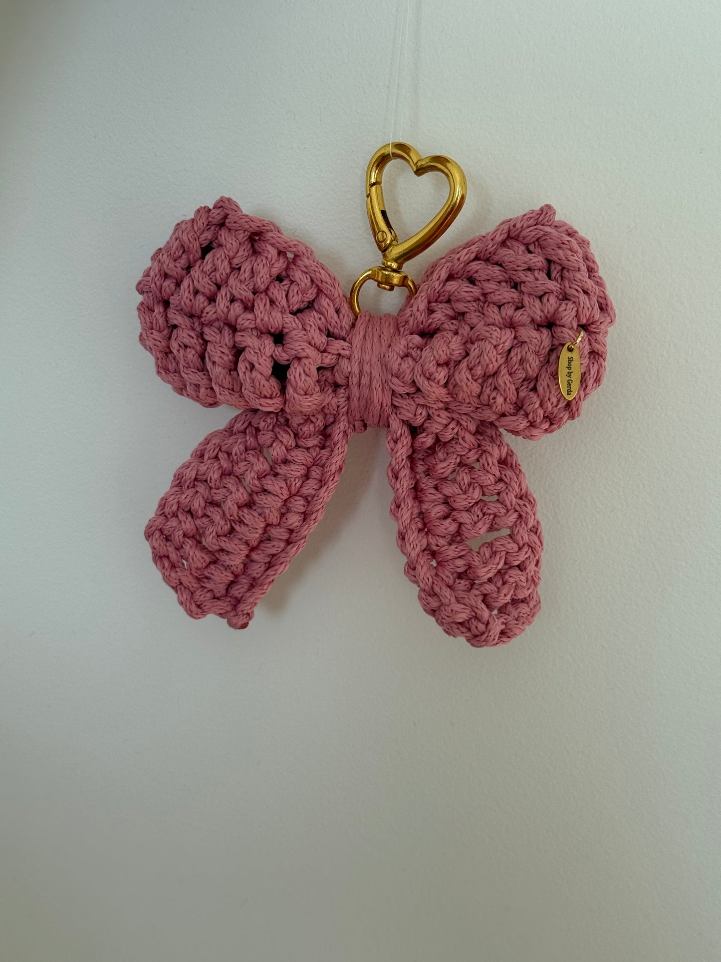 Rožinis kaspinas - raktų pakabukas