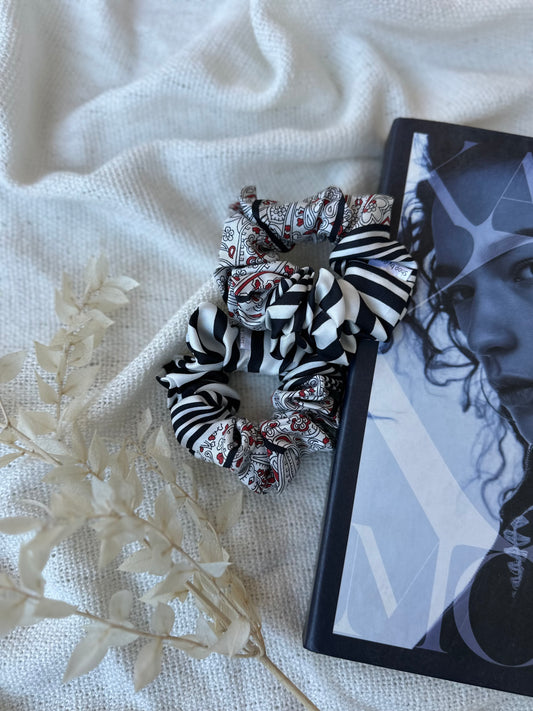 Kolekcinio šilko juoda su ornamentais natūralaus 100% šilko gumelė