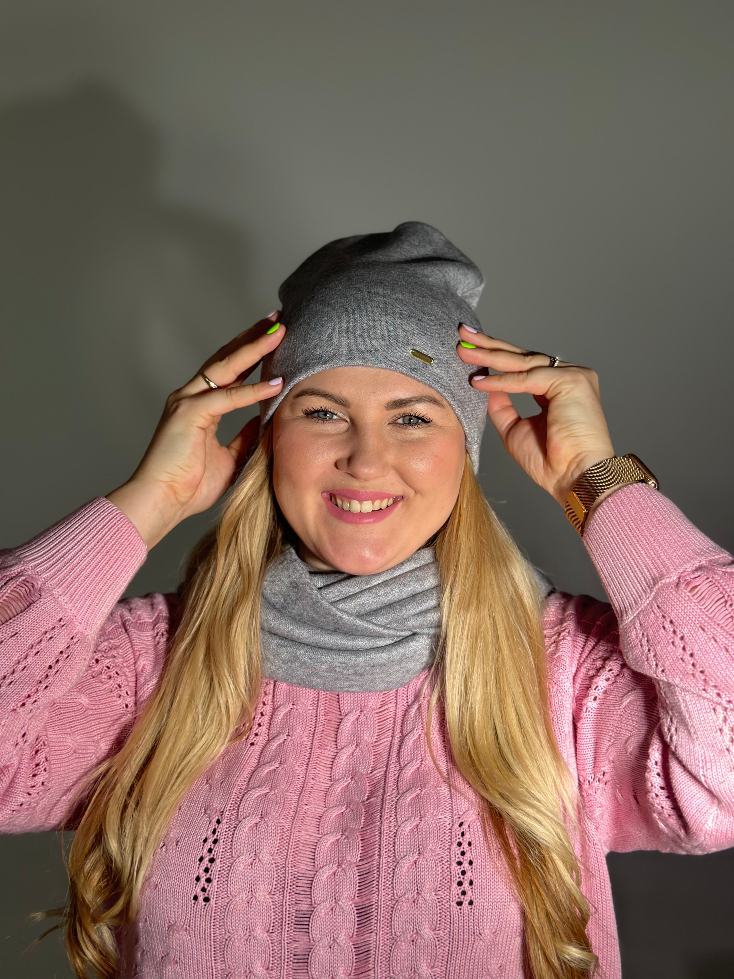 Merino vilnos pilka dviguba kepurė