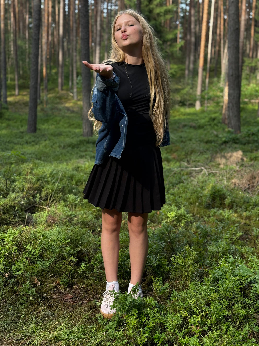 Juodas klostuotas sijonas su kišenėmis 🖤