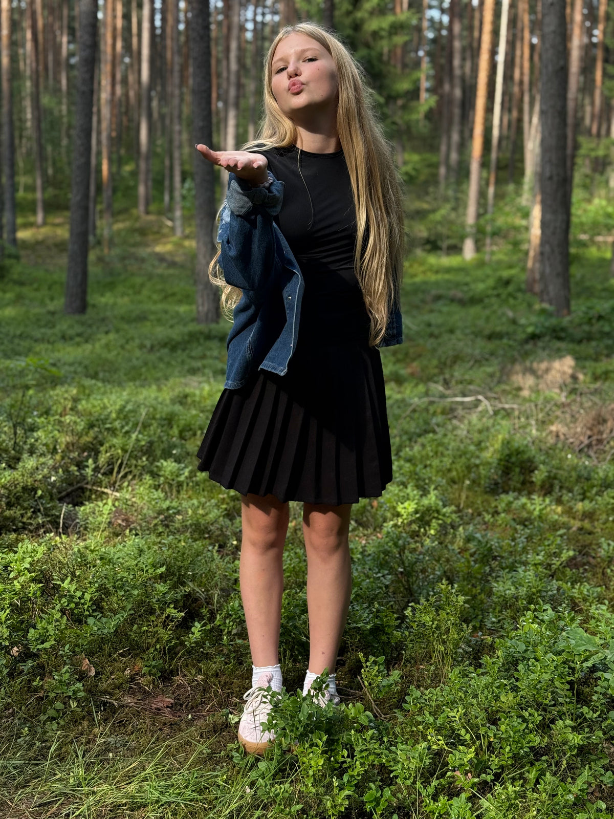 Juodas klostuotas sijonas su kišenėmis 🖤