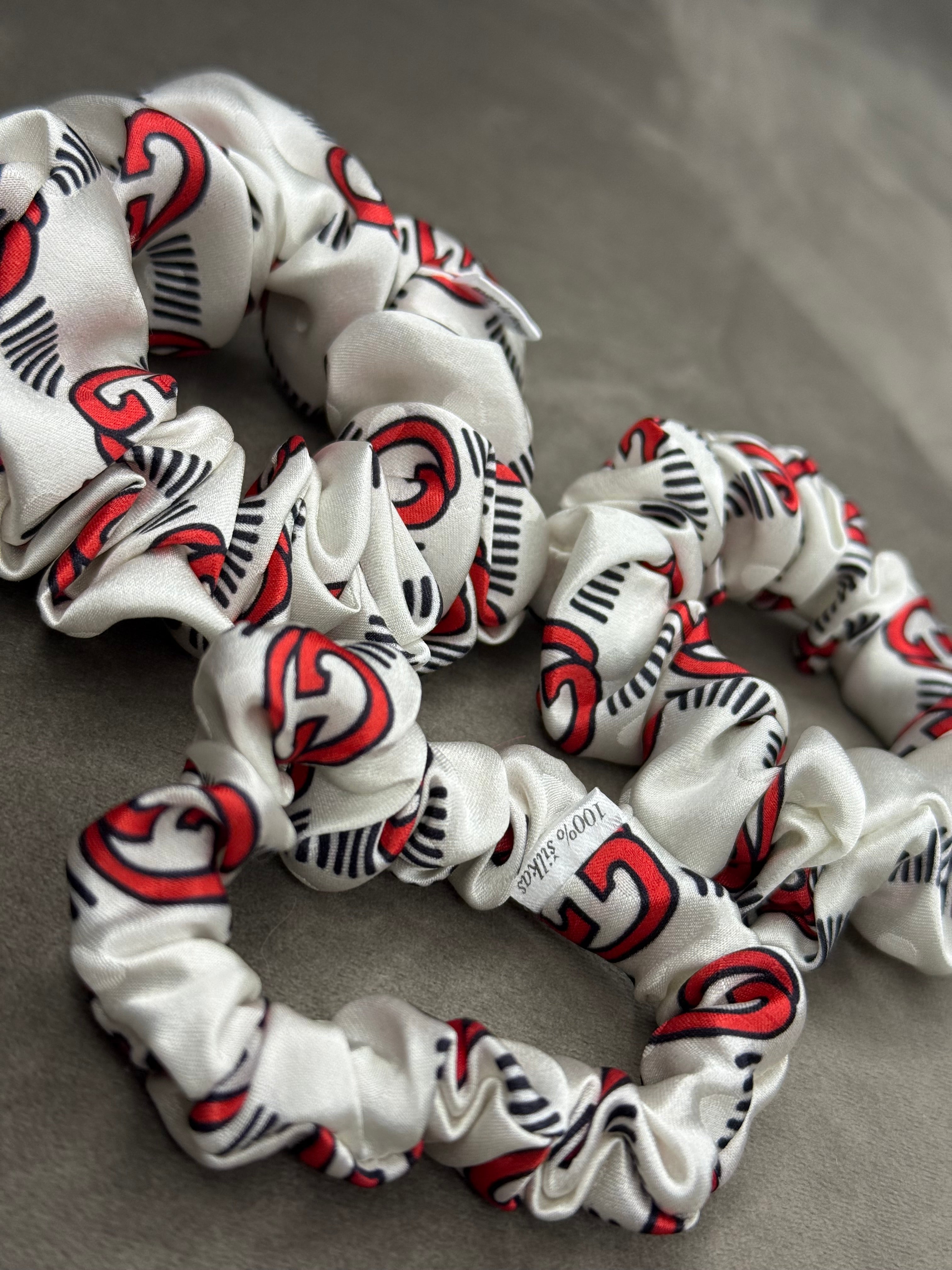 Aukštosios mados namų kolekcinio 100% natūralaus šilko balta gumelė 23 momai | GG