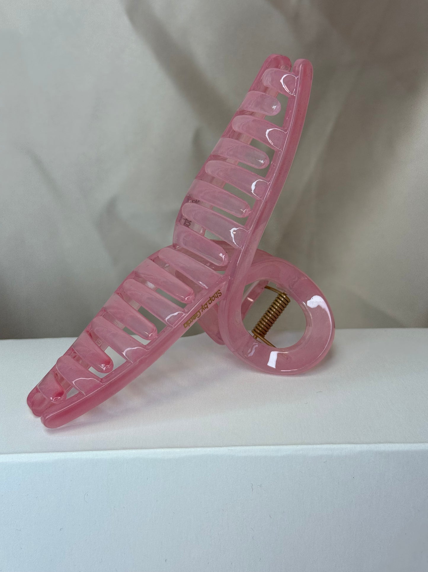 Skaidri rožinė kilpa 13cm