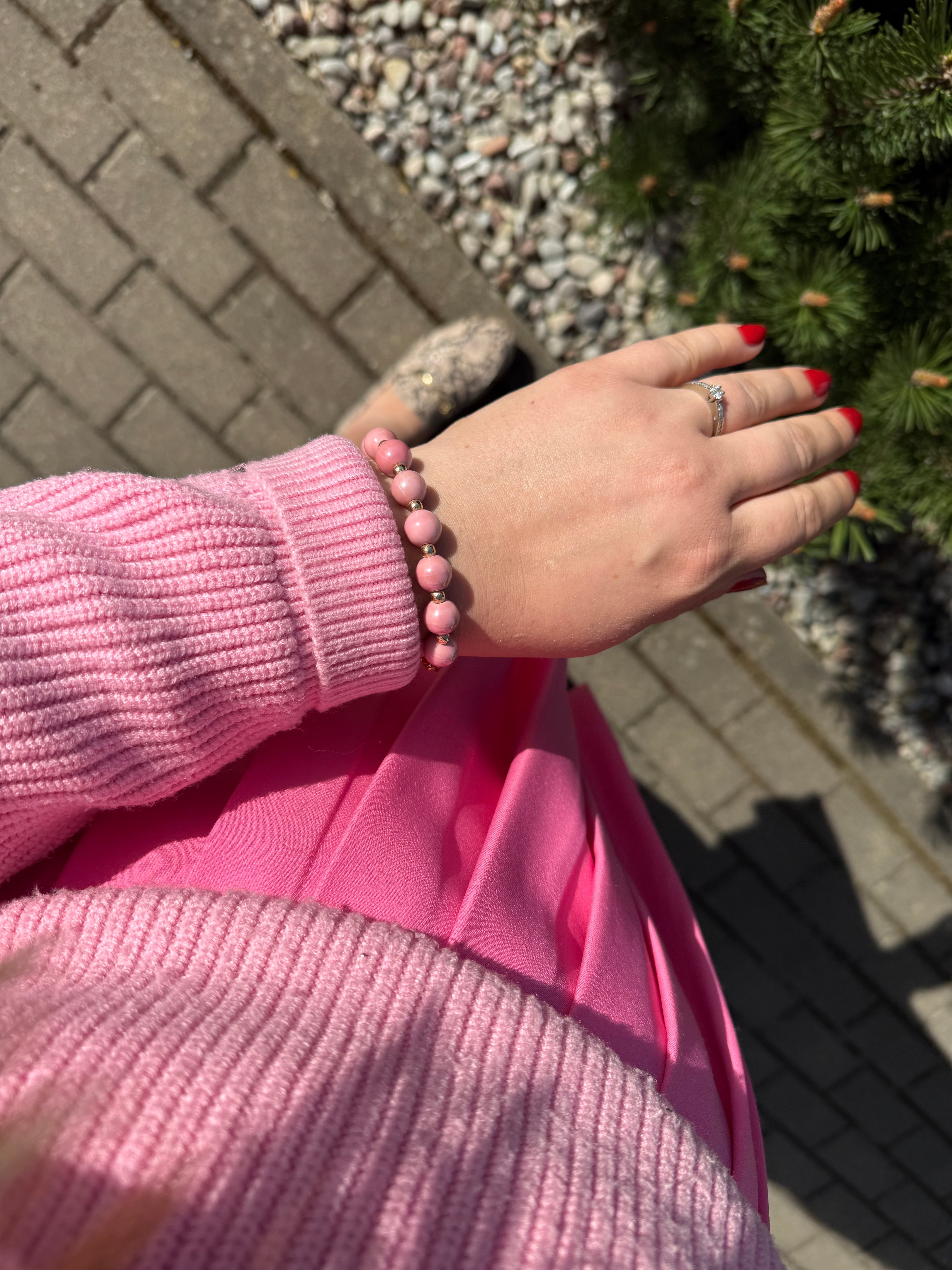 Rožinė keramikos ir hematito apyrankė