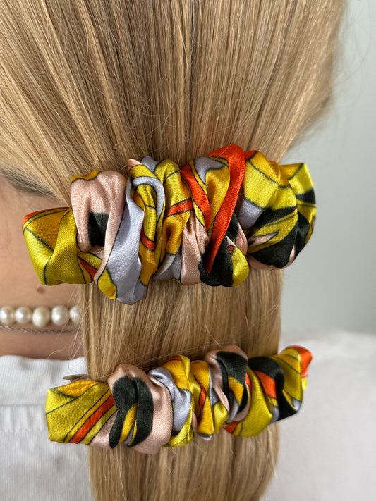 Natūralaus šilko segtukas raukinukas ‘DYNASTY’