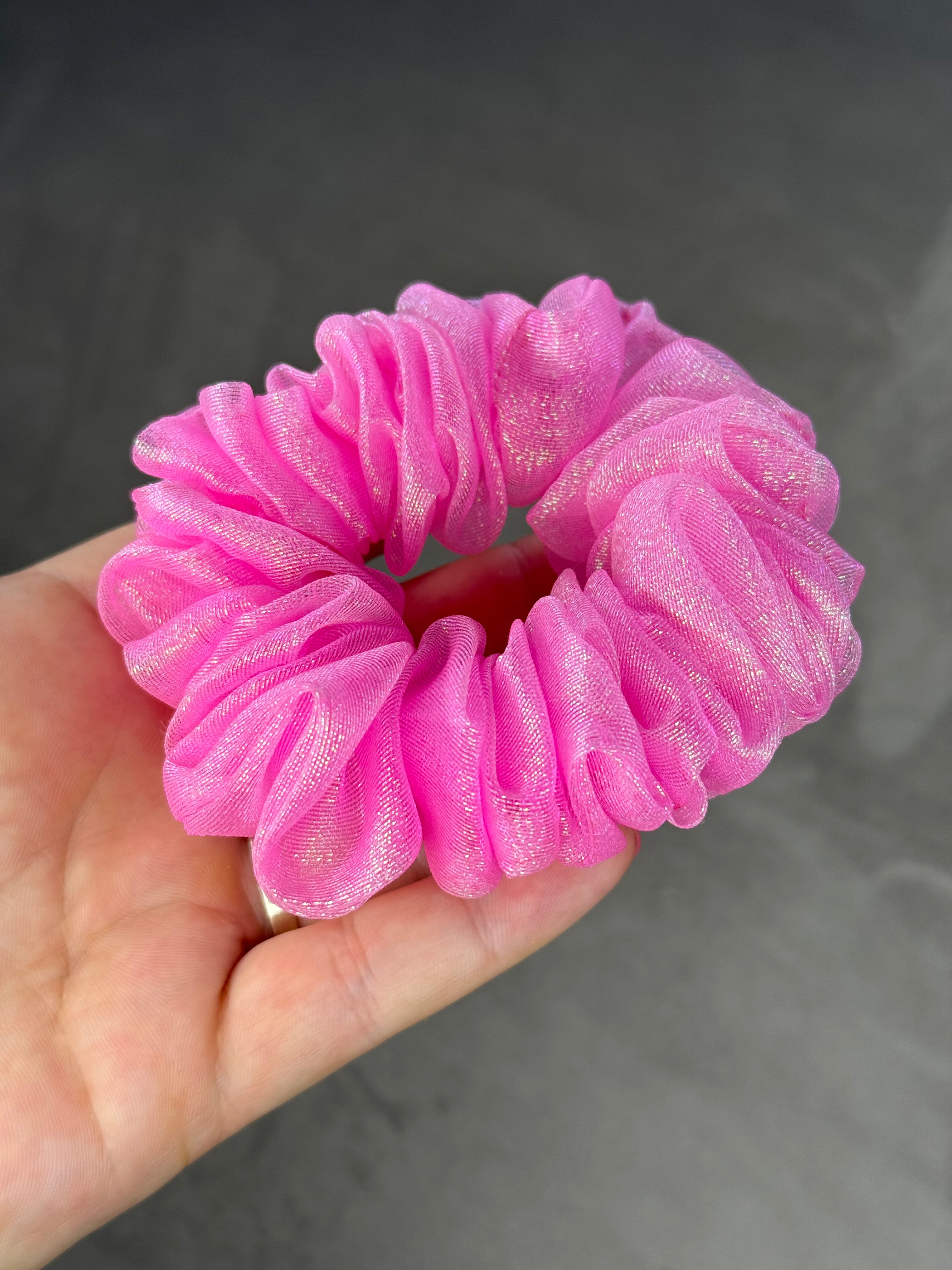 Ciklameno žėrinti organzos gumelė