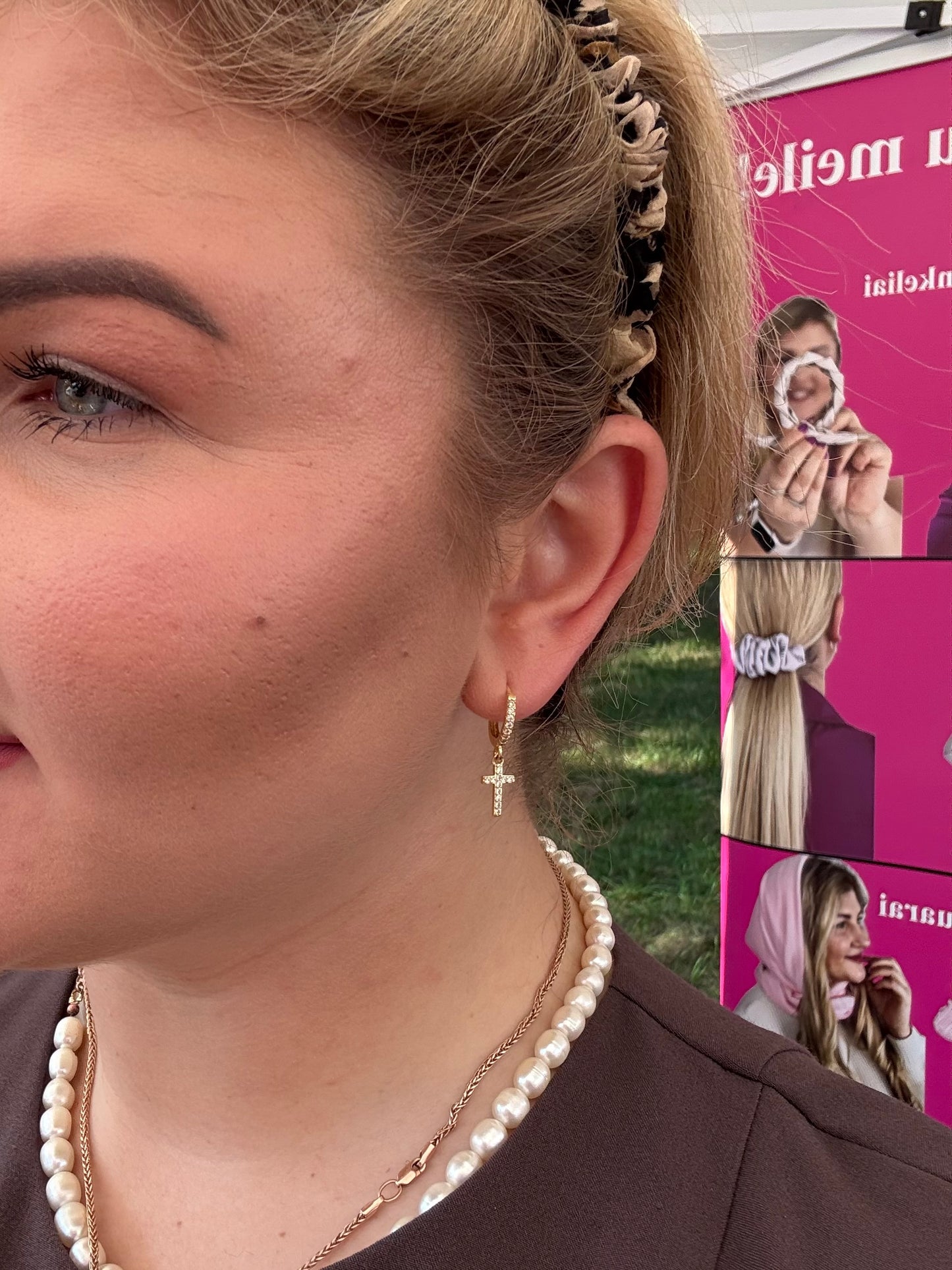 Auskarai su kryželiu ir cirkonio akutėmis