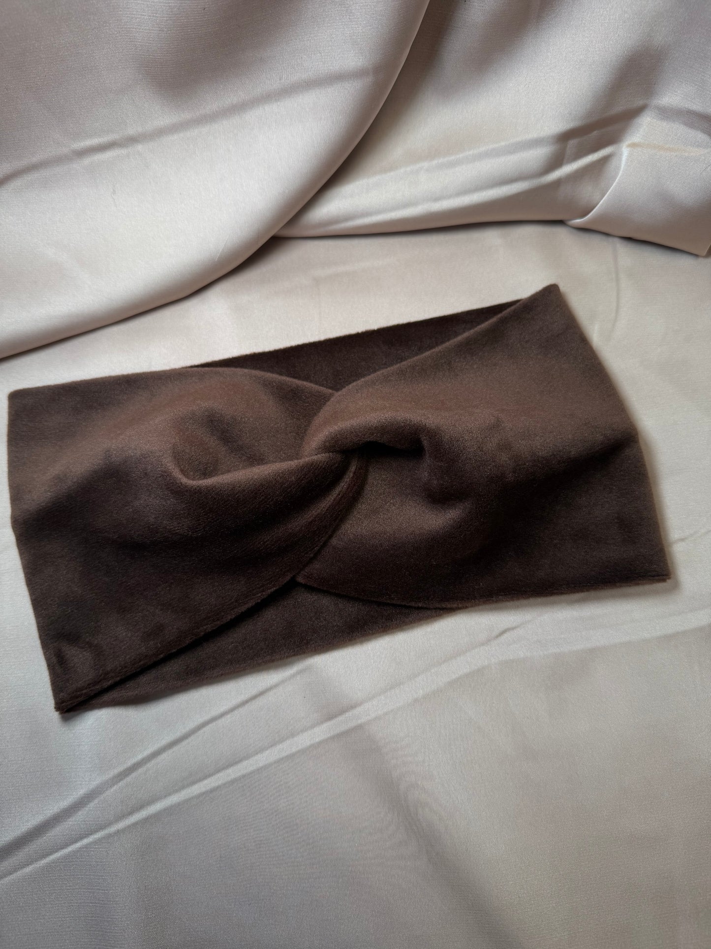 Šokoladinė šviesesnė veliūro galvajuostė