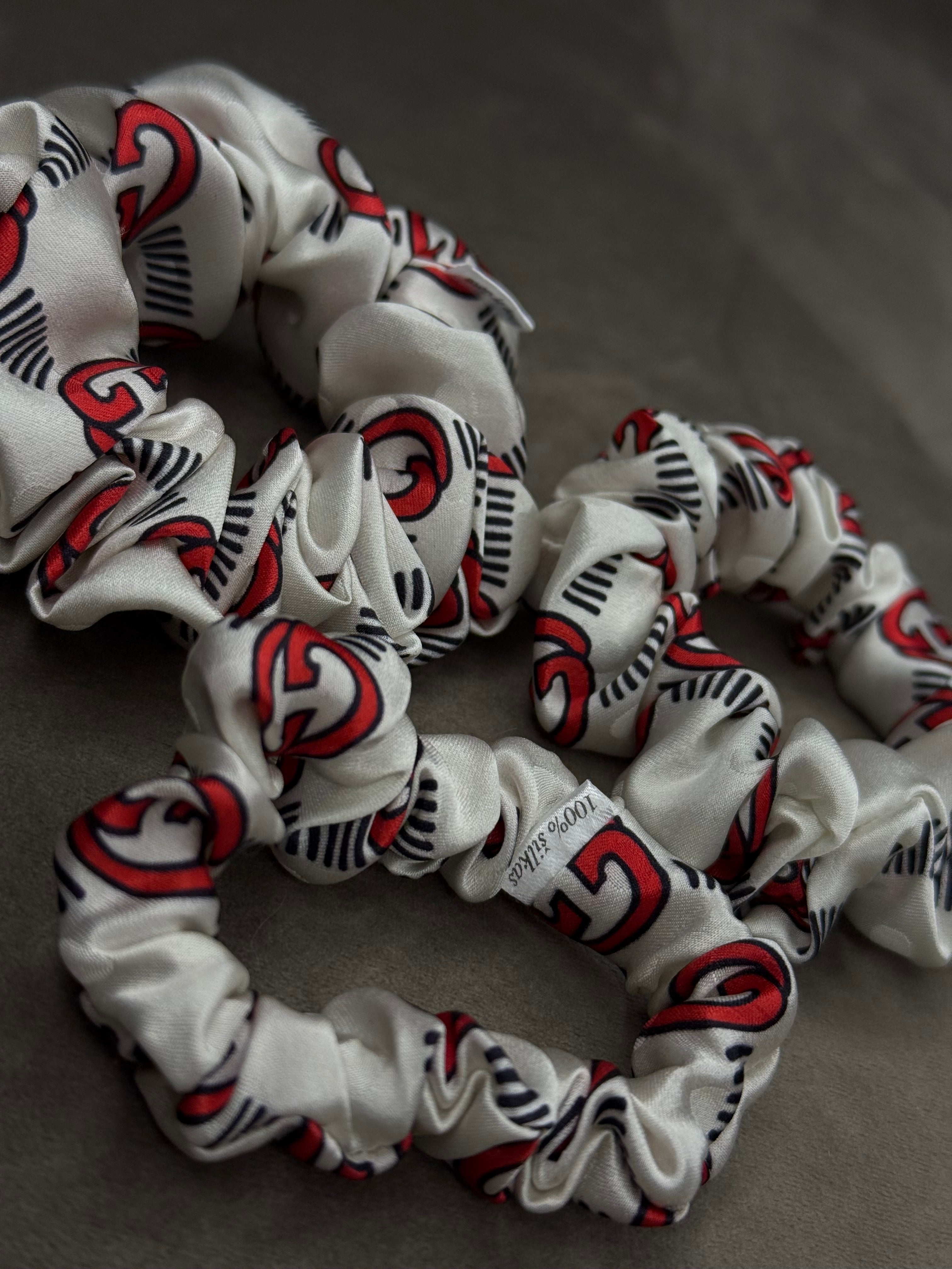 Aukštosios mados namų kolekcinio 100% natūralaus šilko balta gumelė 23 momai | GG