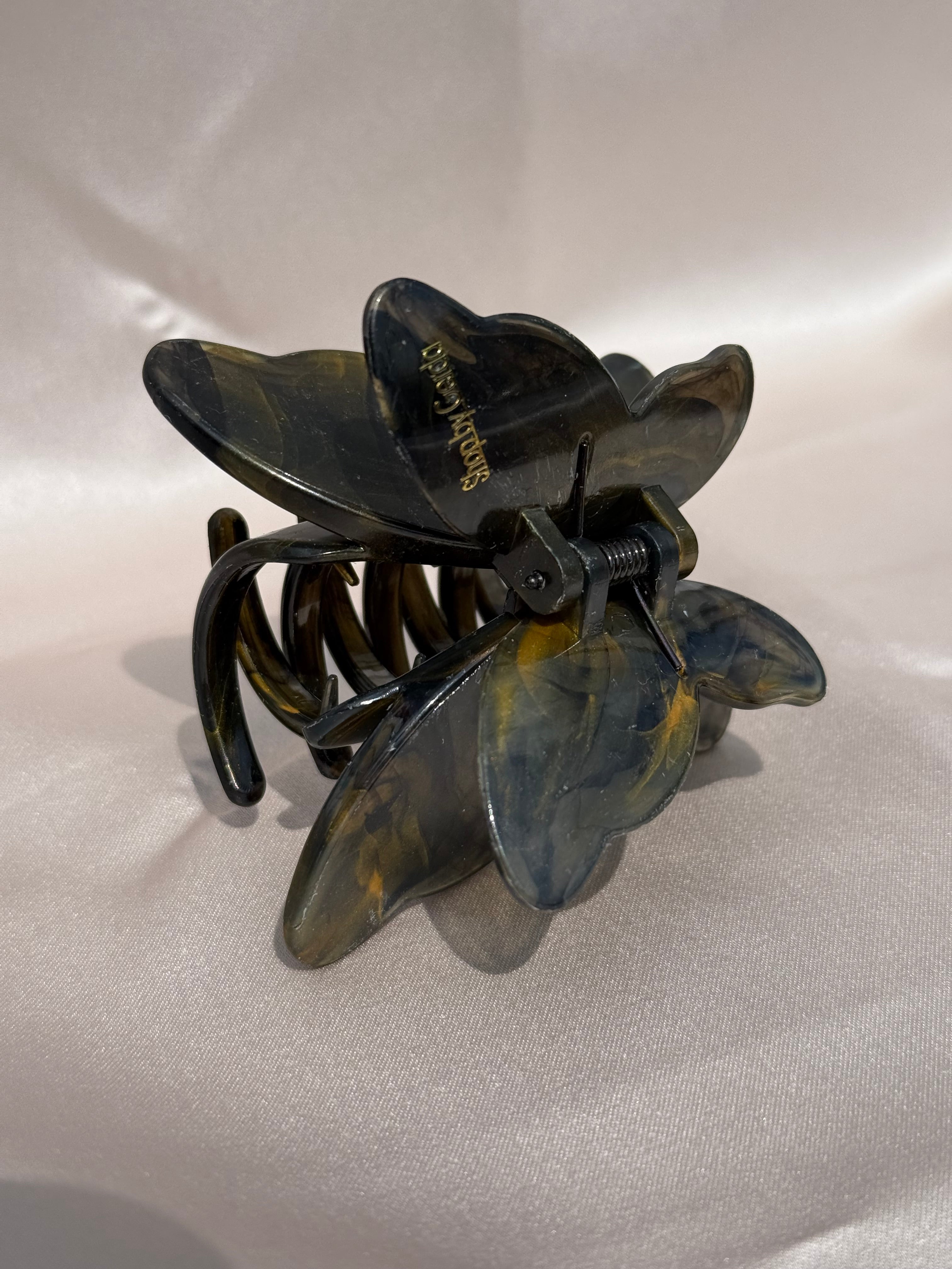 Juodas drugelis kapkap