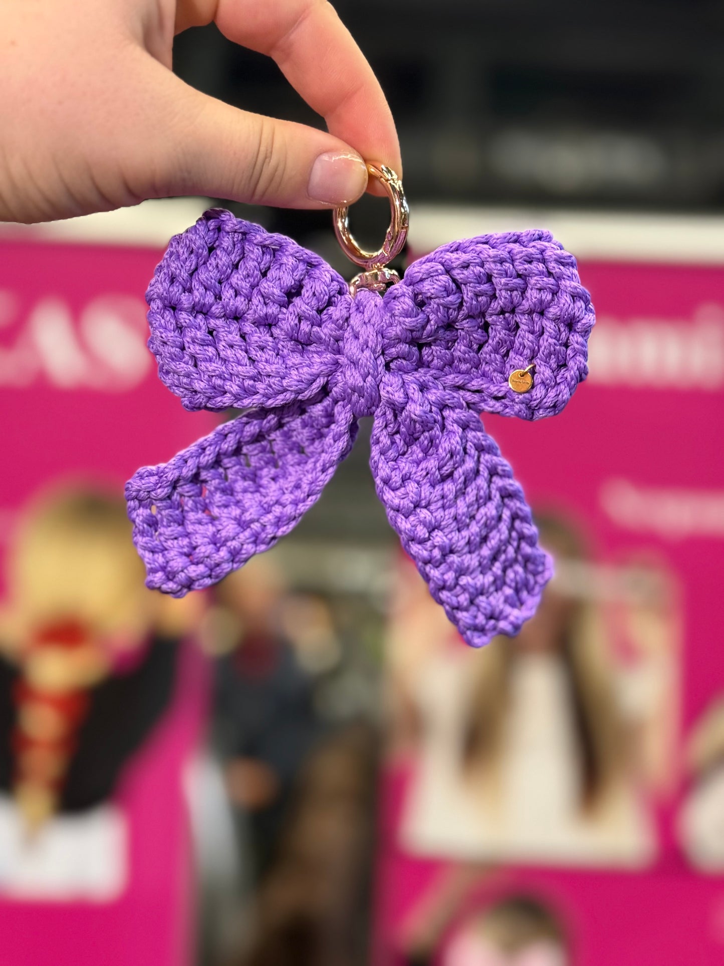 Alyvinis kaspinas - raktų pakabukas