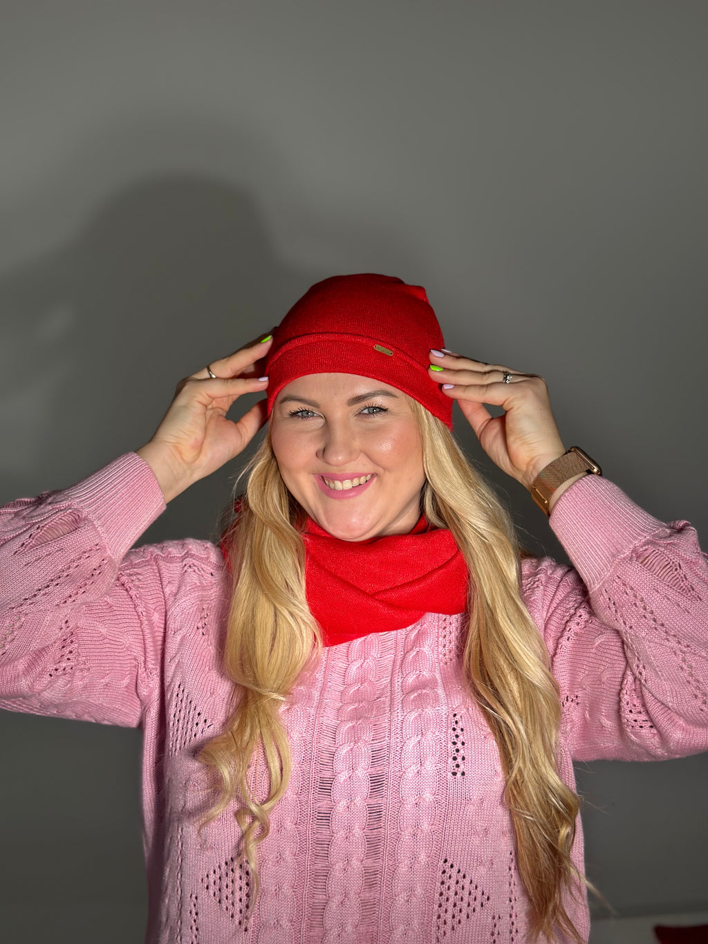 Merino vilnos raudona vienguba kepurė