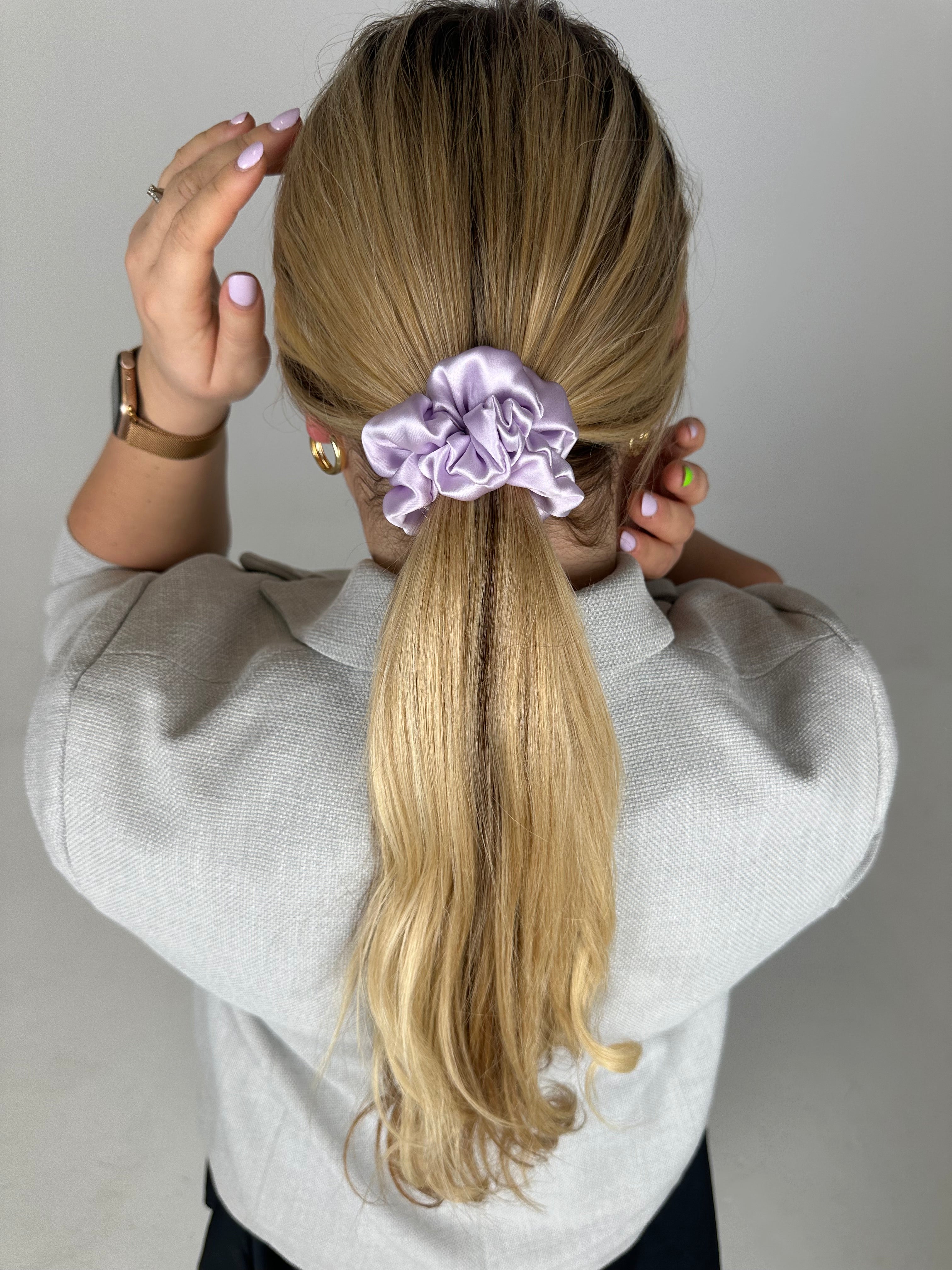 Šviesi alyvinė Mulberry 100% šilko gumelė