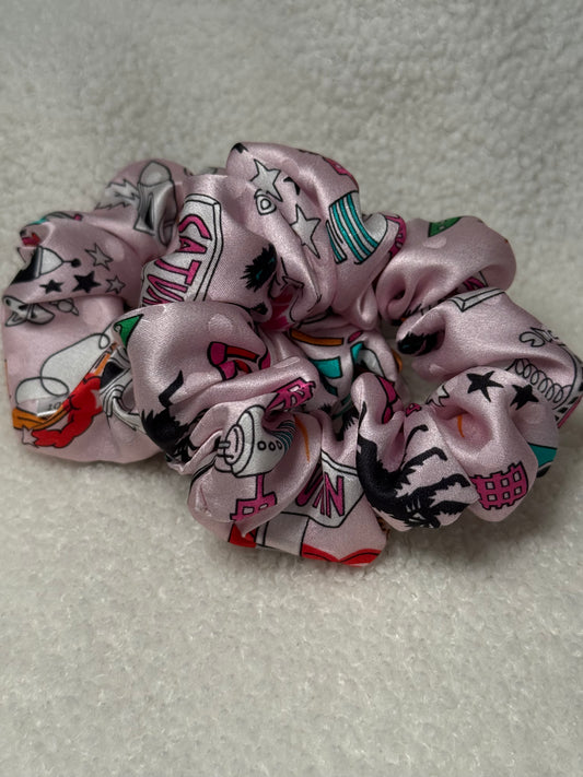 Kolekcinio 100% šilko 2025 metų komikso kolekcijos rožinė Fendi gumelė