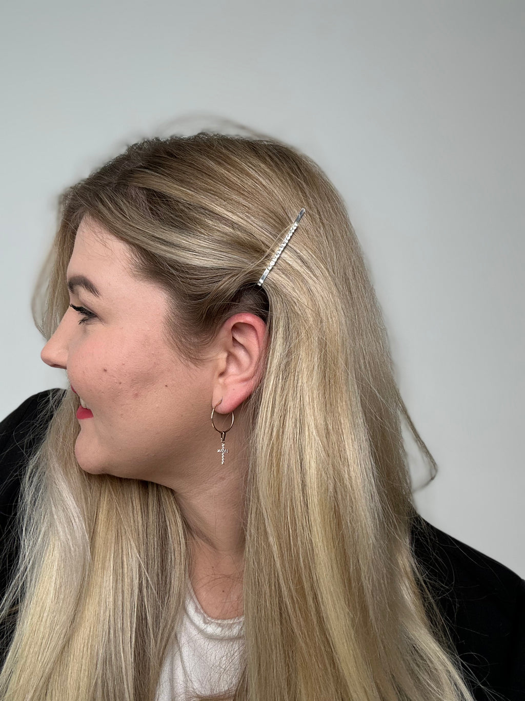 Sidabro spalvos žėrintis segtukas