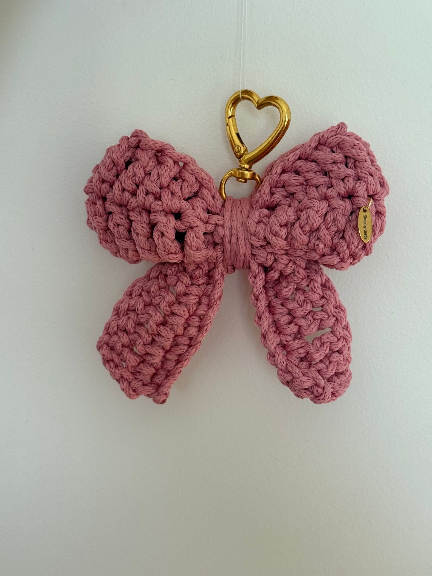 Rožinis kaspinas - raktų pakabukas