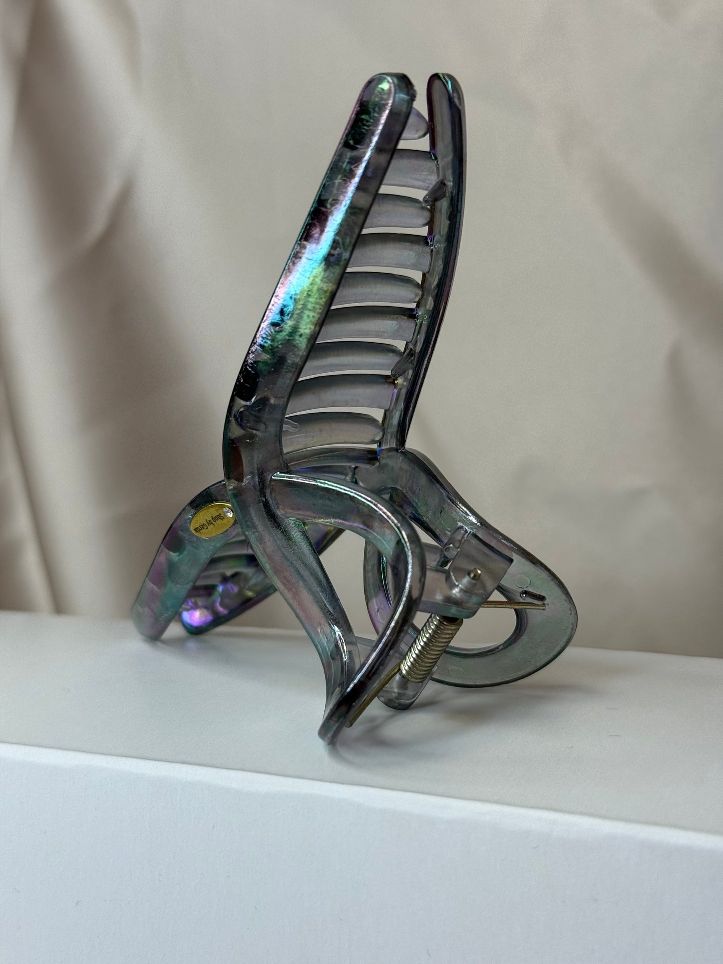 Juoda perlamutrinė kilpa 13cm