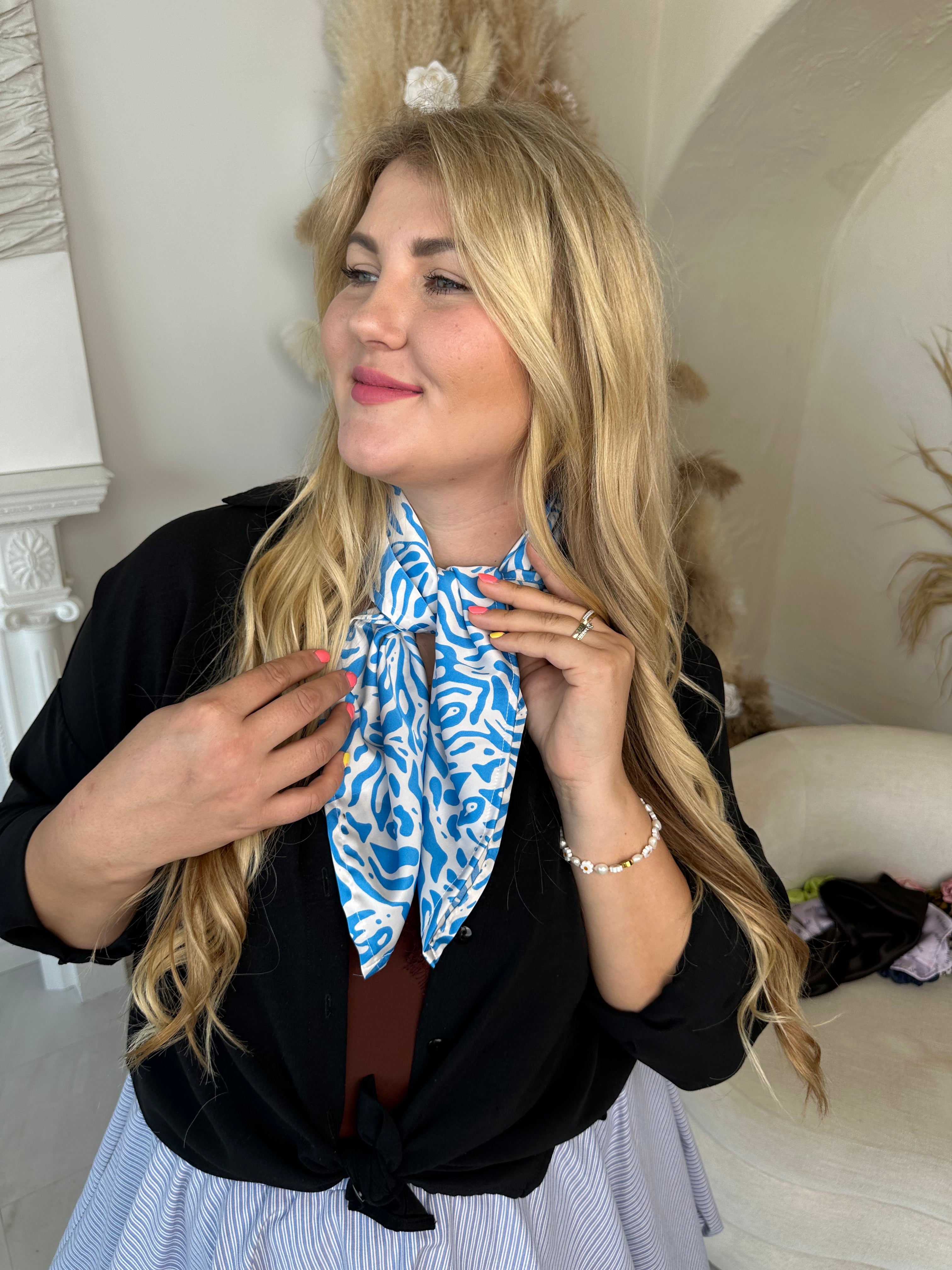 Zebriuko rašto mėlyna skarelė 🐅