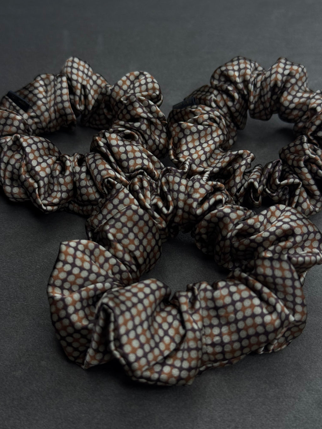 Pierre Cardin kolekcinio 100% natūralaus šilko gumelė | LATTE