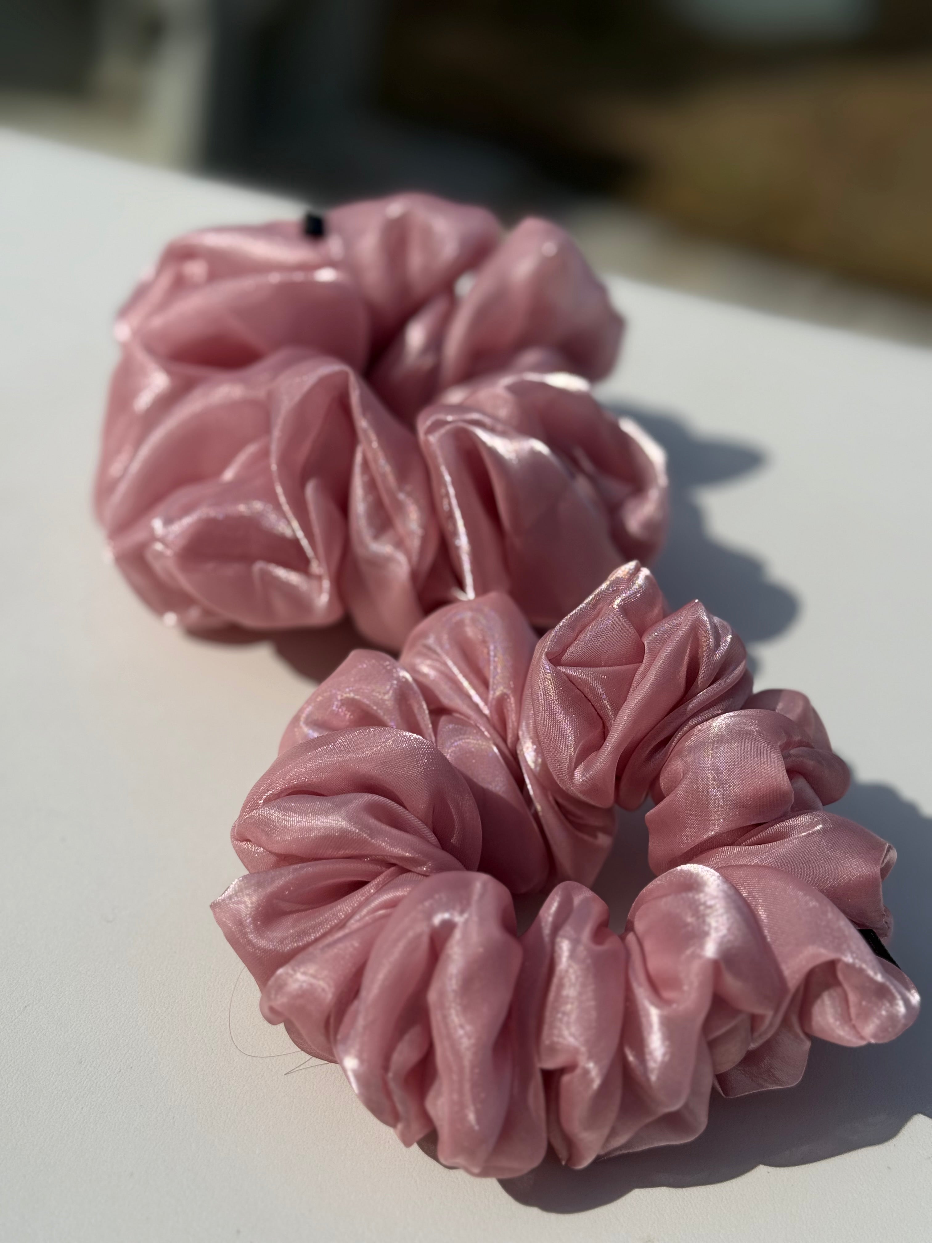 Pelenų rožinė perlamutinė organzos gumelė