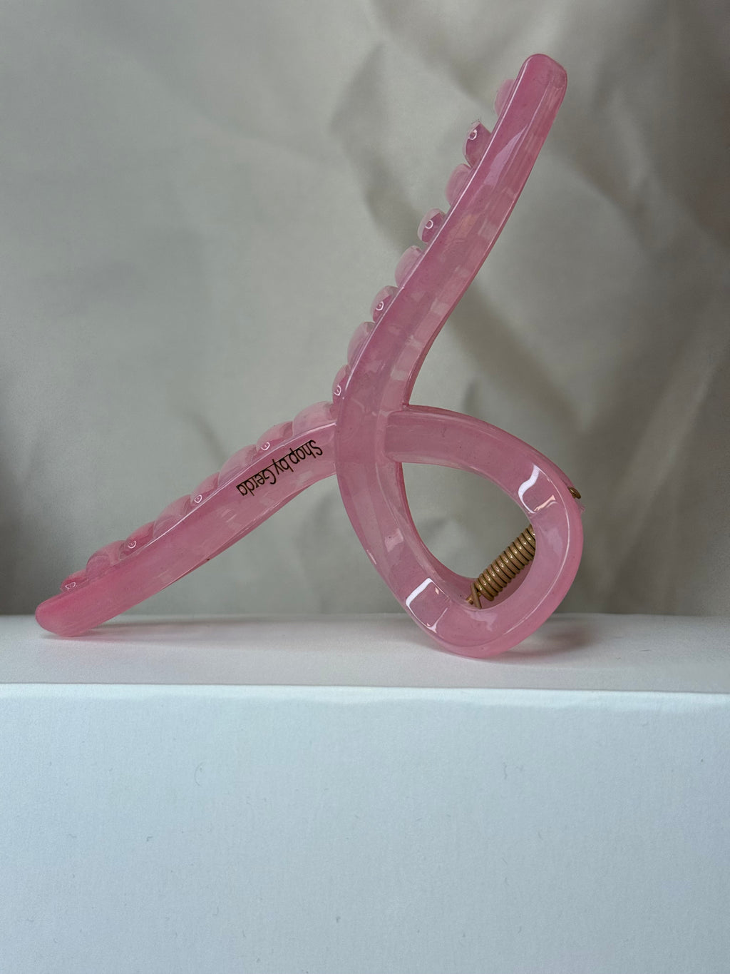 Skaidri rožinė kilpa 13cm
