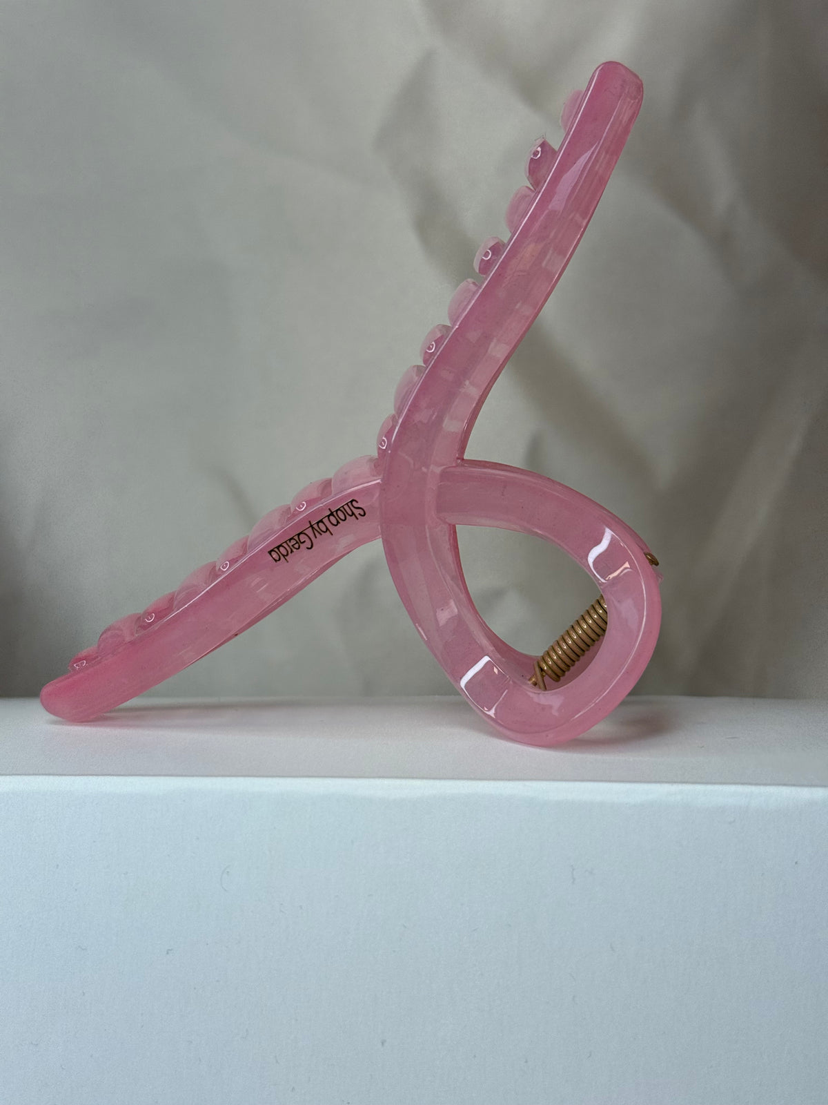 Skaidri rožinė kilpa 13cm