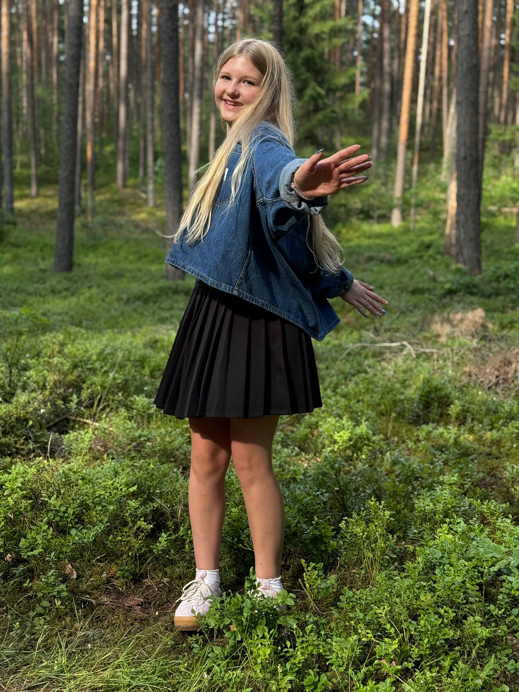 Juodas klostuotas sijonas su kišenėmis 🖤