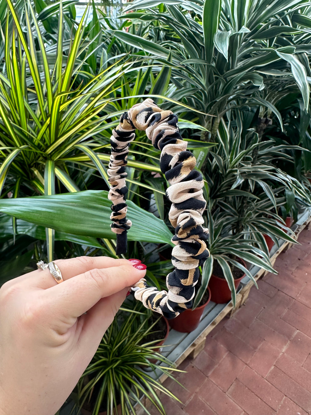 Leopardo rašto natūralaus šilko plonasis lankelis 🐆