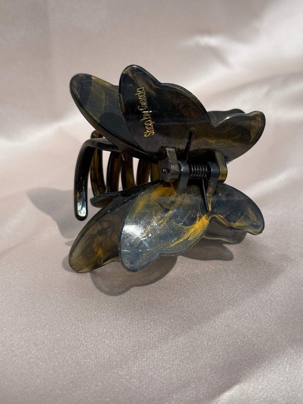 Juodas drugelis kapkap