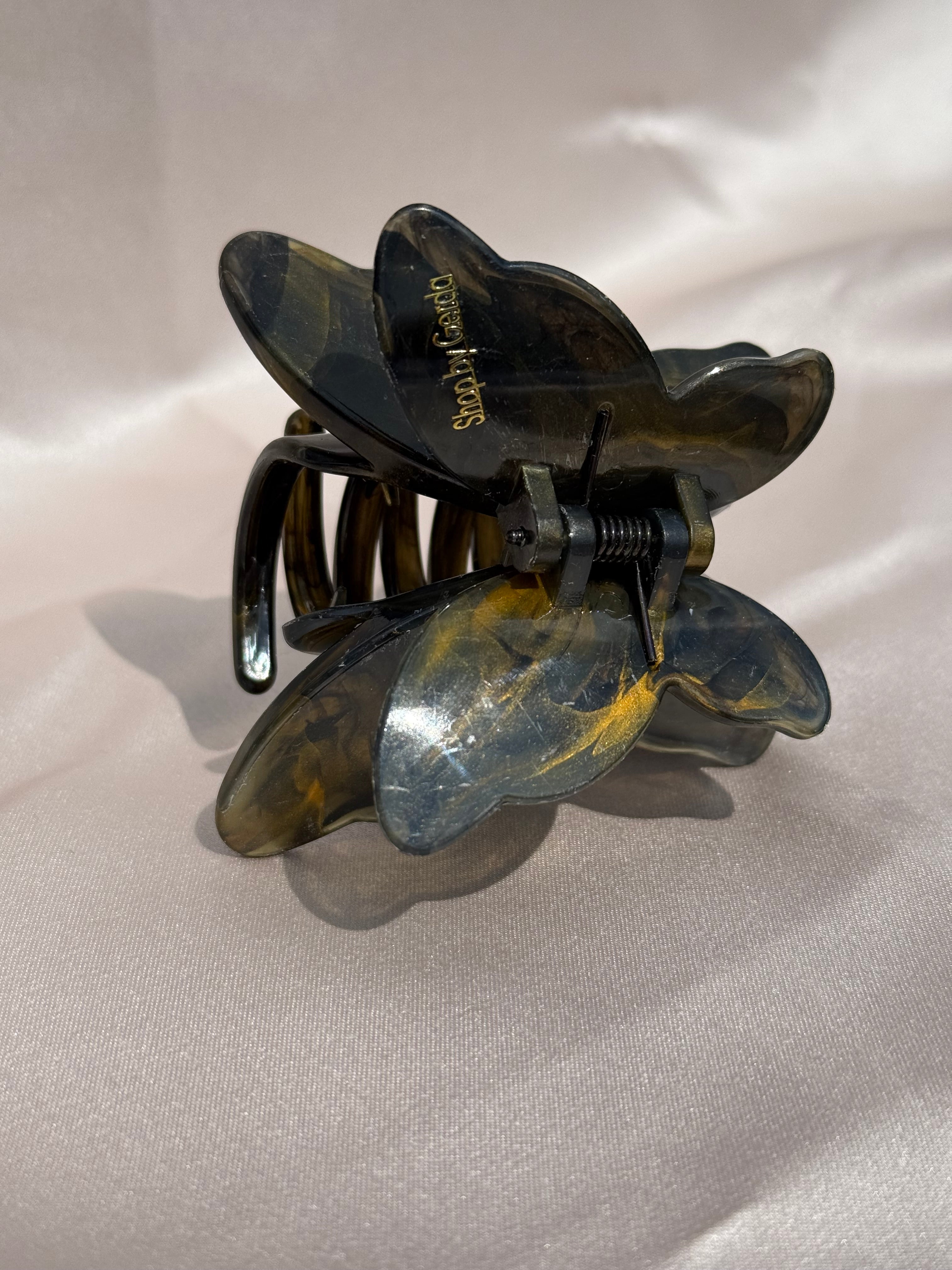 Juodas drugelis kapkap