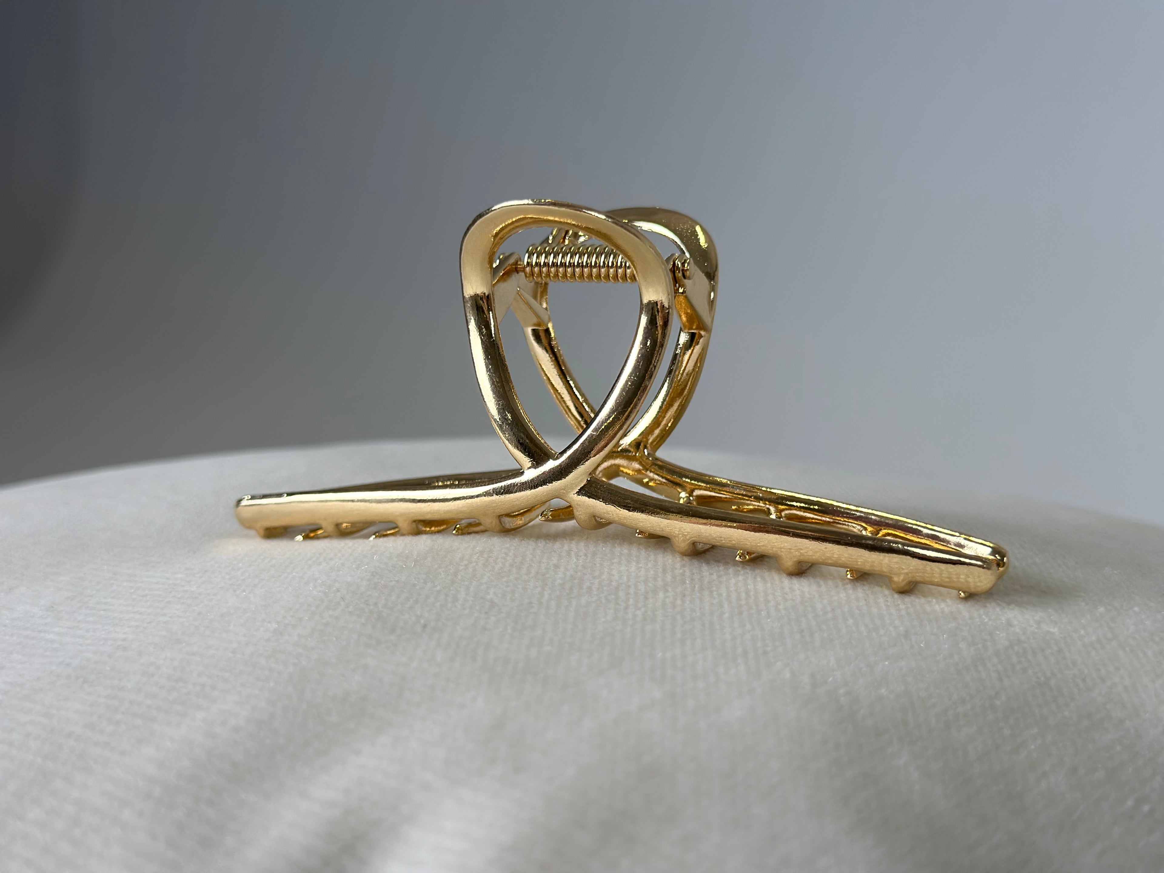 Auksinė metalinė kilpa KapKap 11cm
