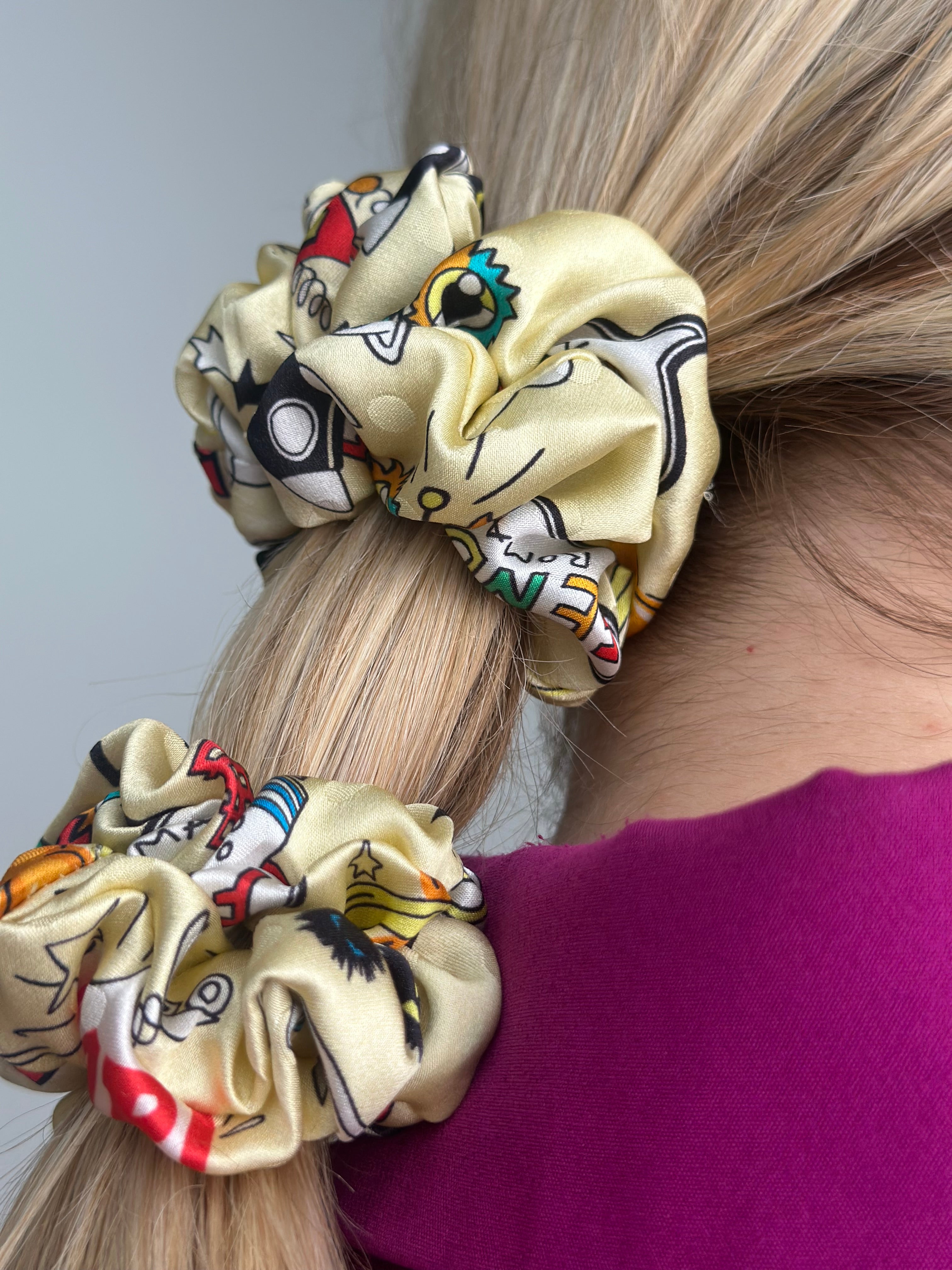 Kolekcinio 100% šilko 2025 metų komikso kolekcijos nude Fendi gumelė