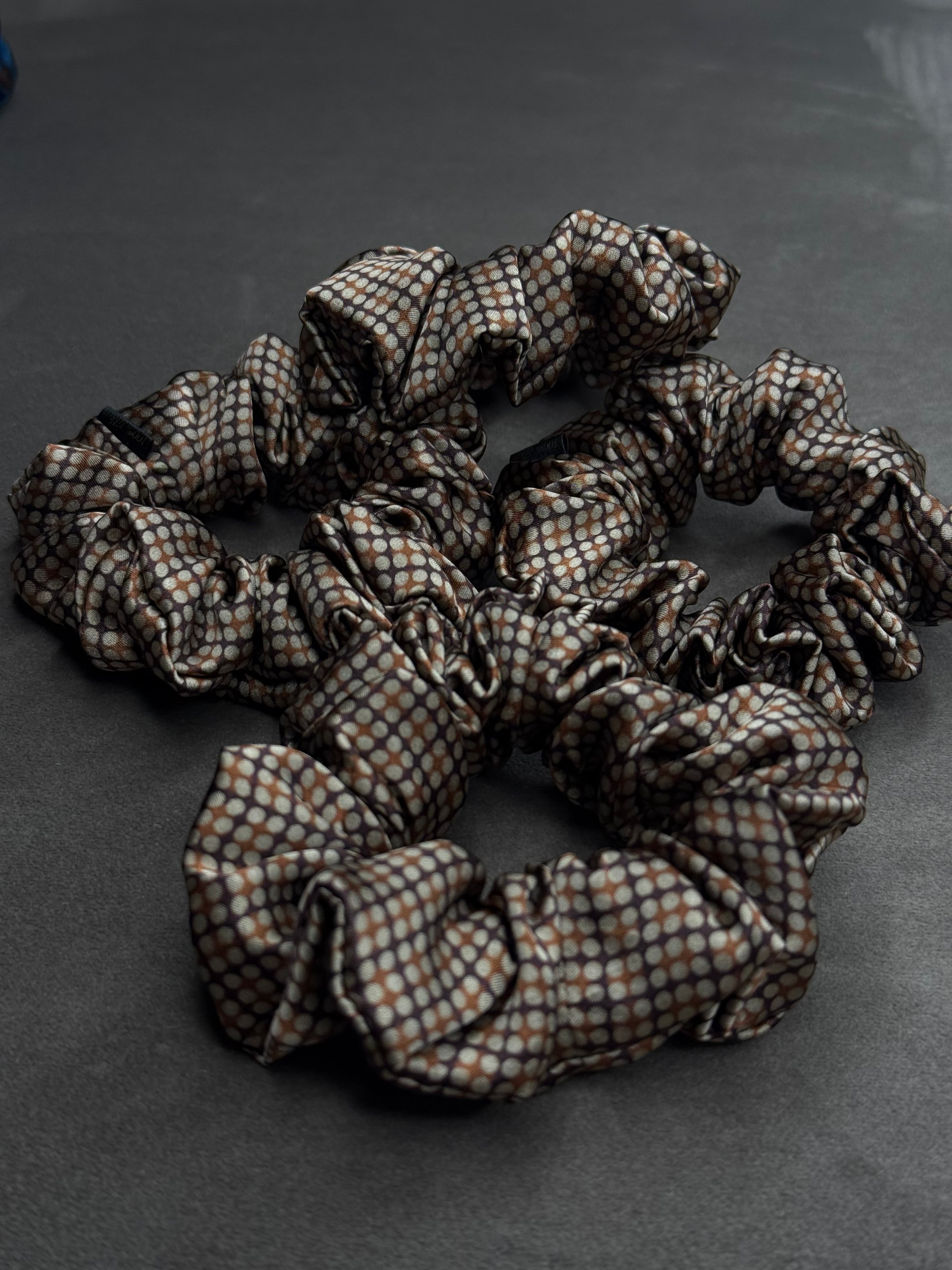 Pierre Cardin kolekcinio 100% natūralaus šilko gumelė | LATTE