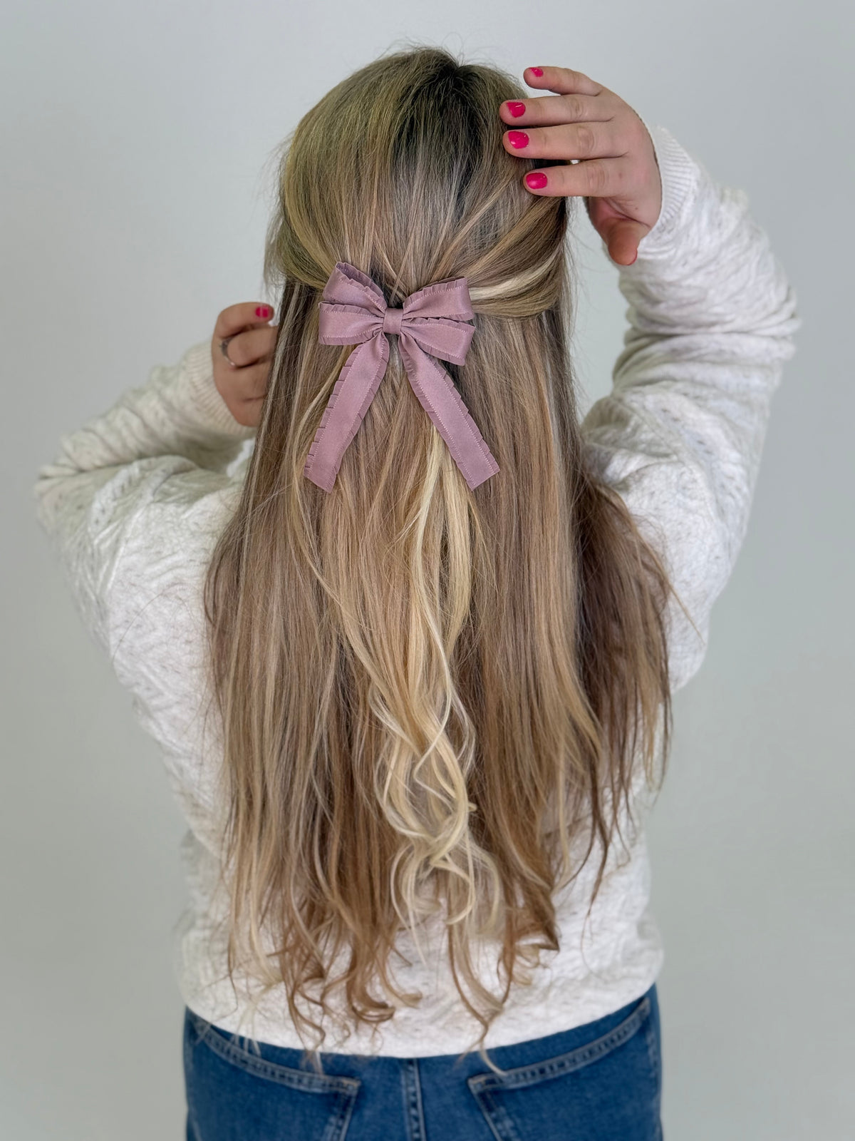 Pelenų rožinis kaspinukas su bangelėmis
